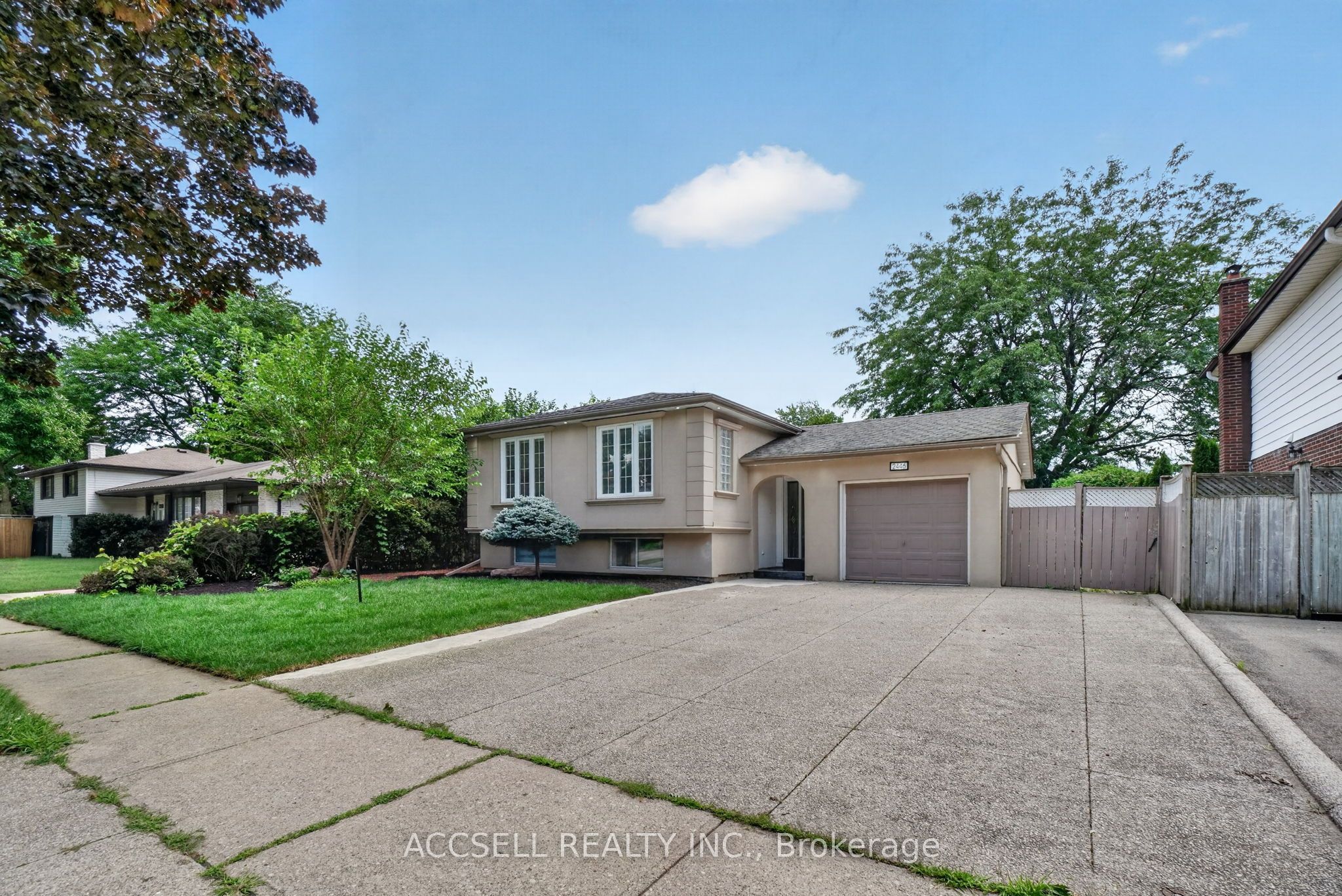 2446 Ventura Drive
