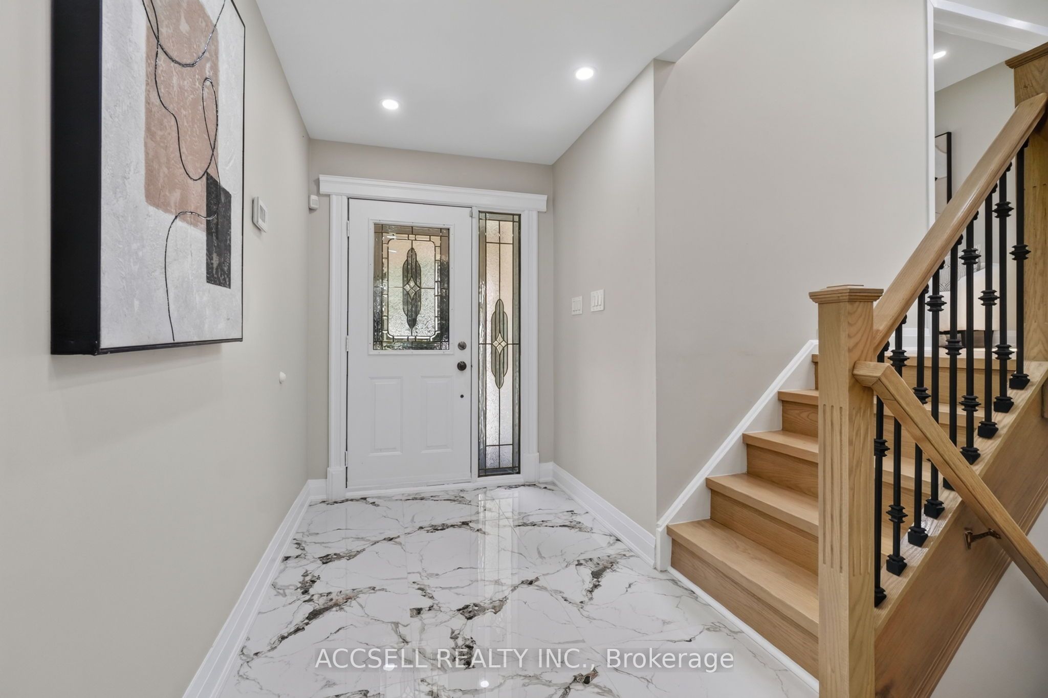 2446 Ventura Drive