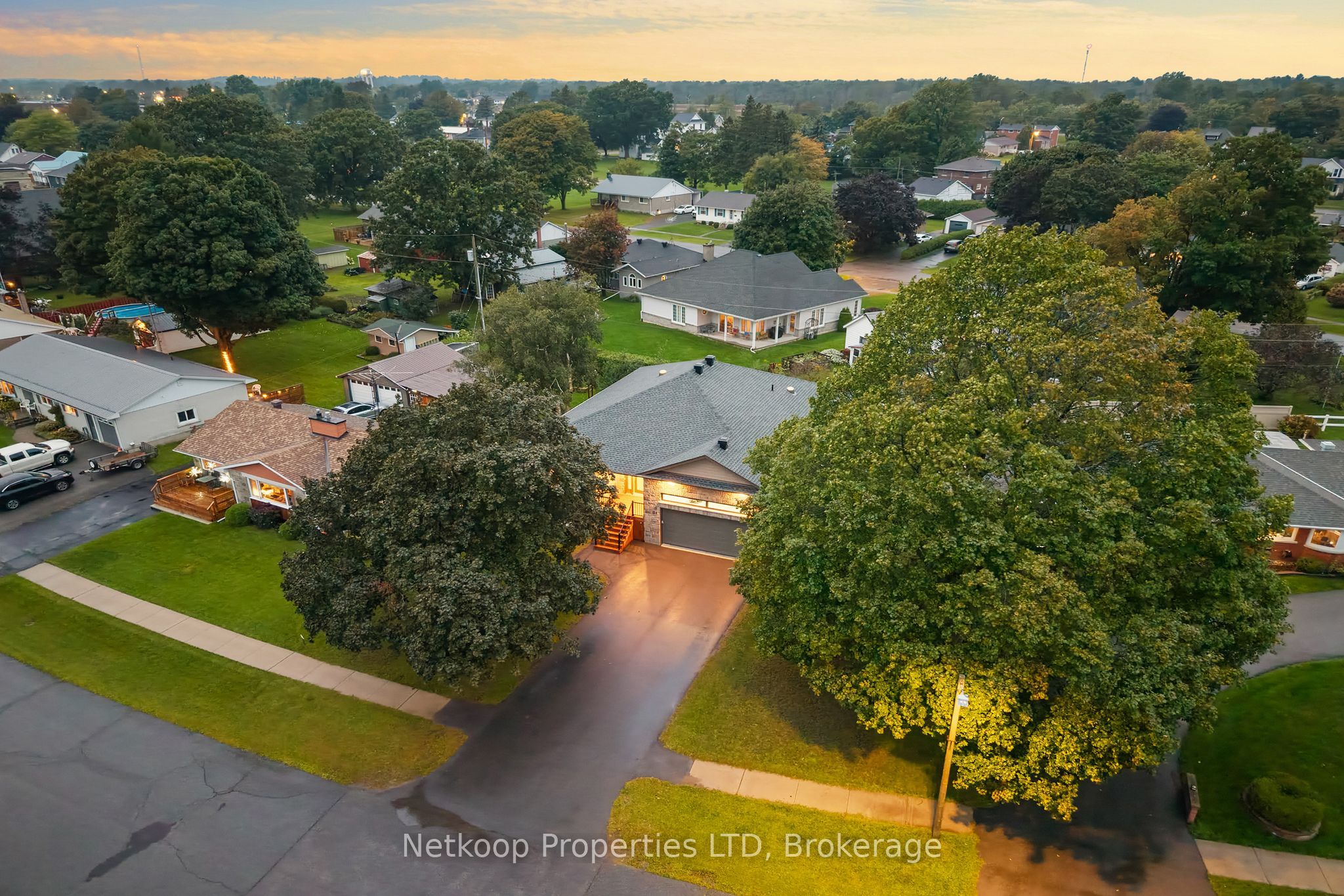 30 Lakeview Drive