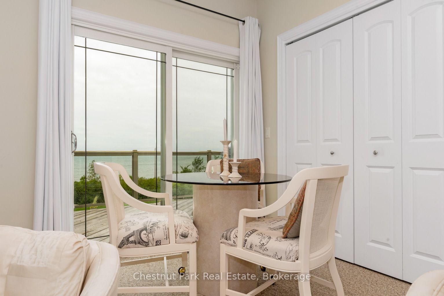 133 Lakeshore Road E
