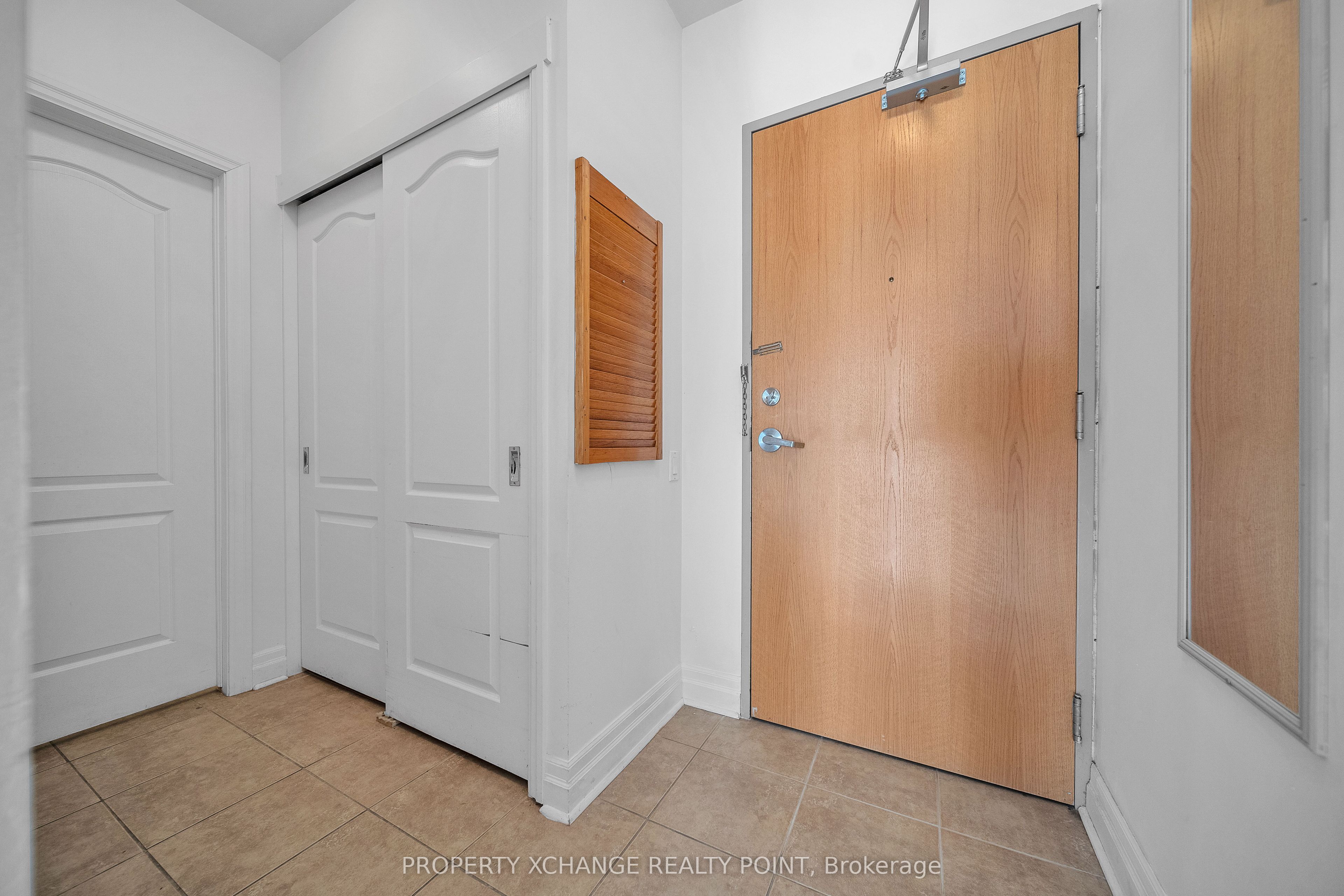 44 Bond Street W 313