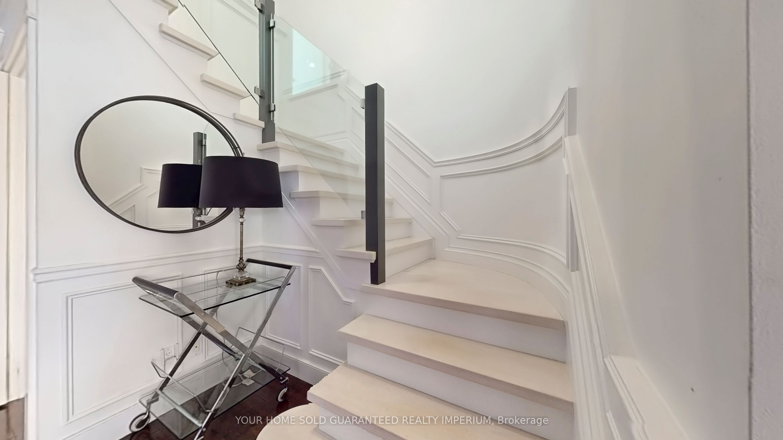 124 Thicket Crescent