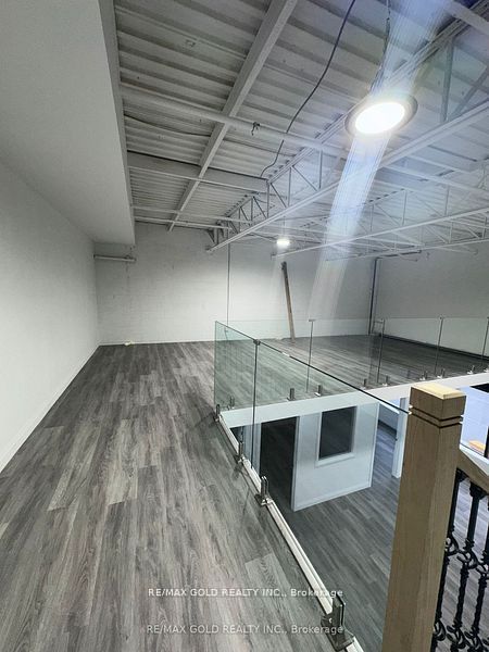 2074 Steeles Avenue E 11