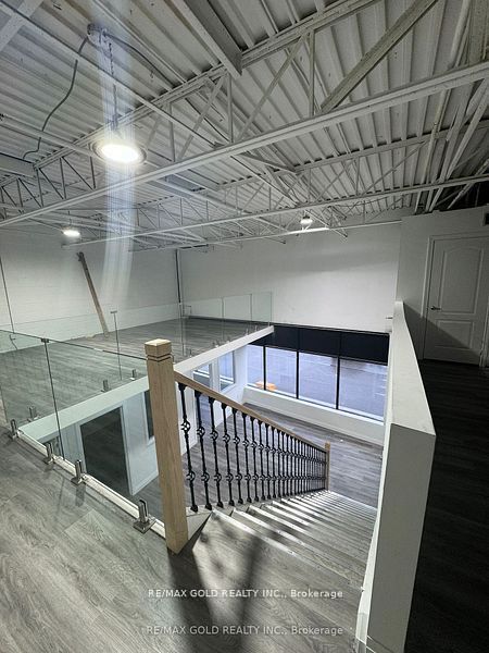 2074 Steeles Avenue E 11