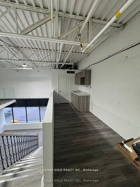 2074 Steeles Avenue E 11