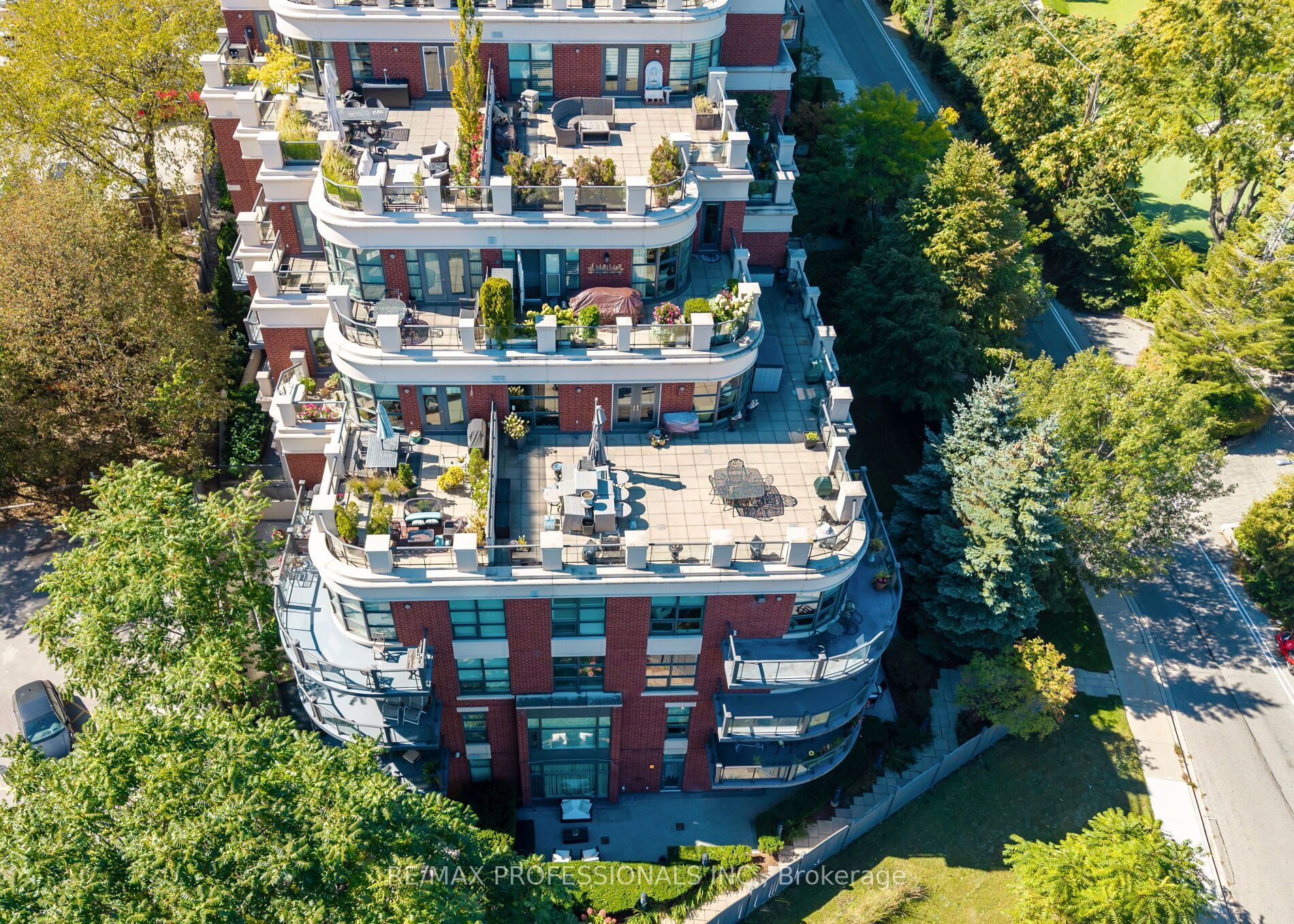 9 Burnhamthorpe Crescent 108