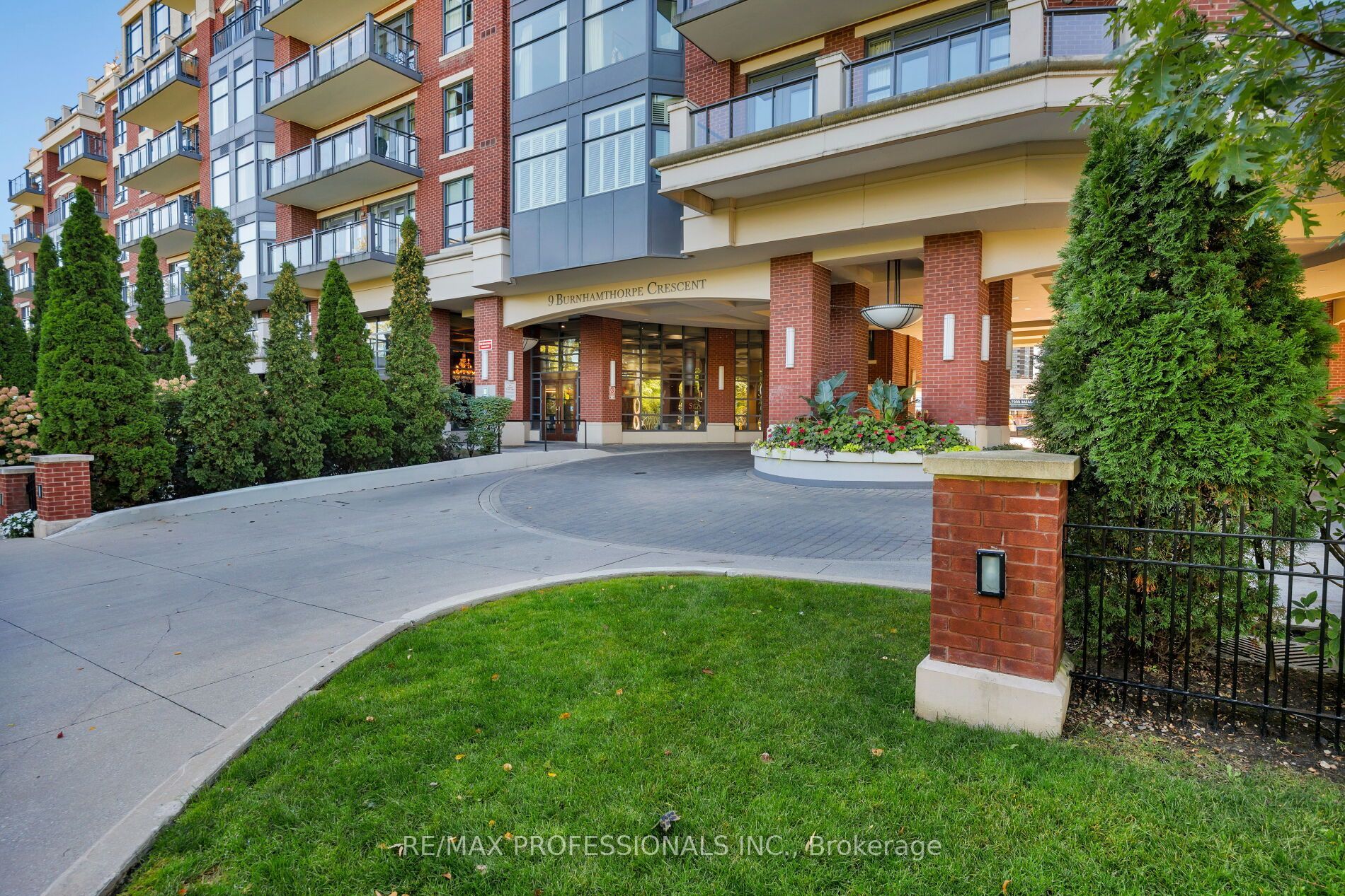 9 Burnhamthorpe Crescent 108