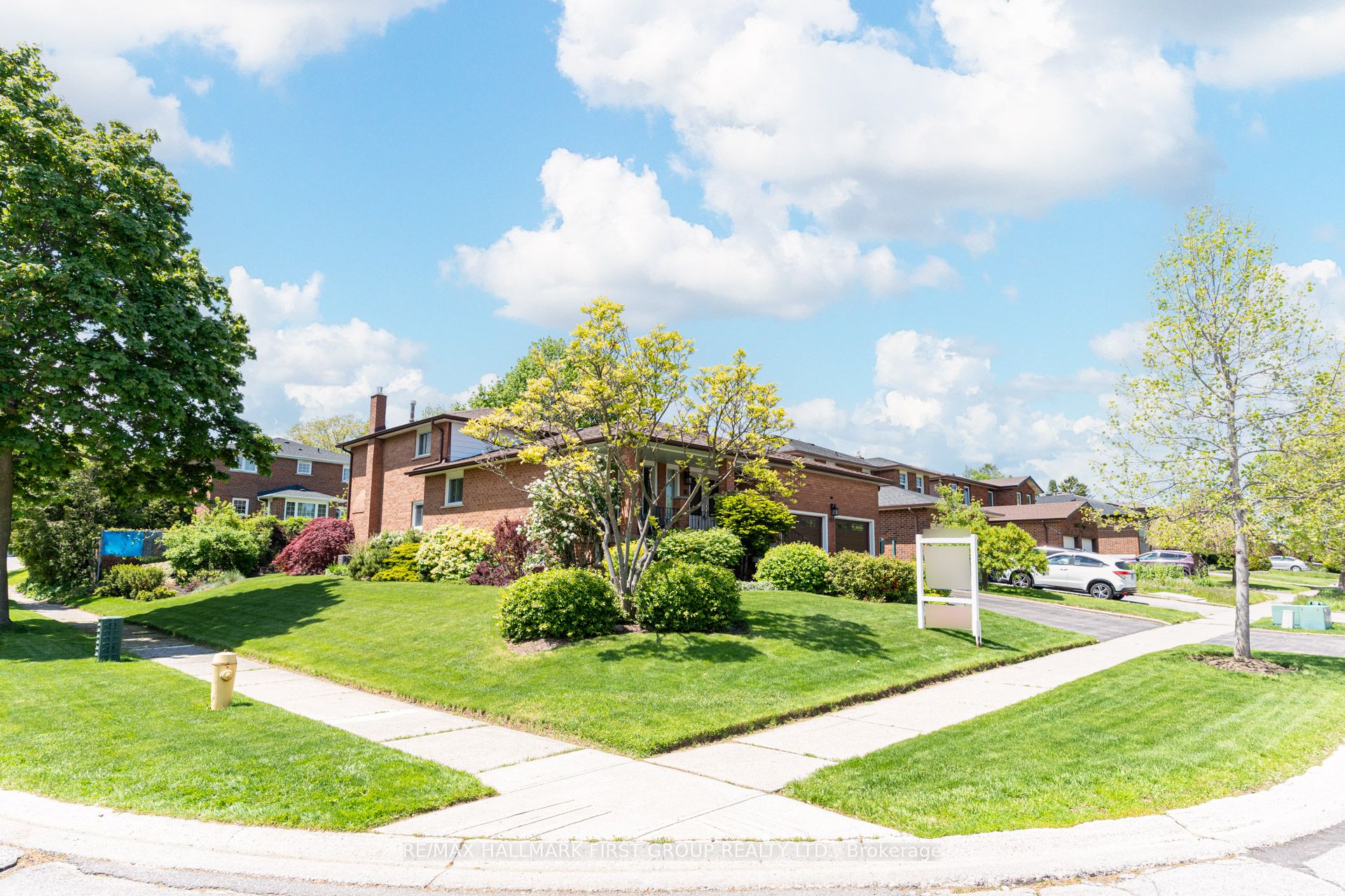 520 McLeod Crescent
