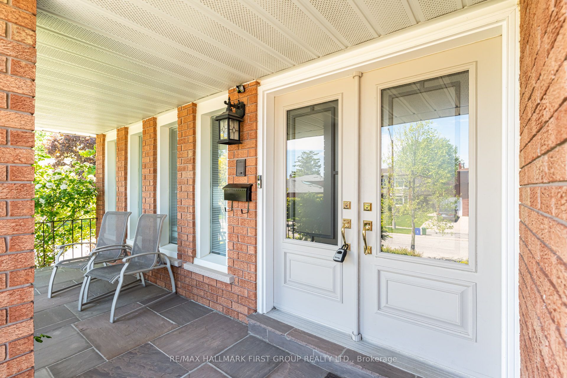 520 McLeod Crescent