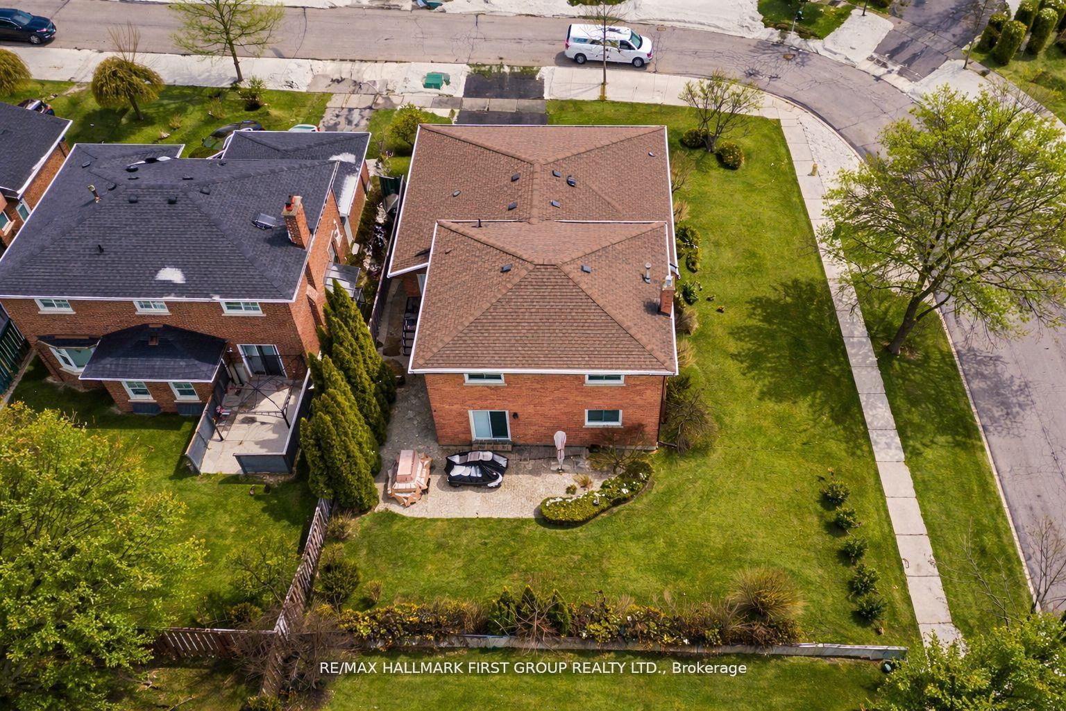 520 McLeod Crescent