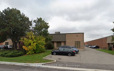 1025 Pantera Drive Mississauga ON L4W 2X4