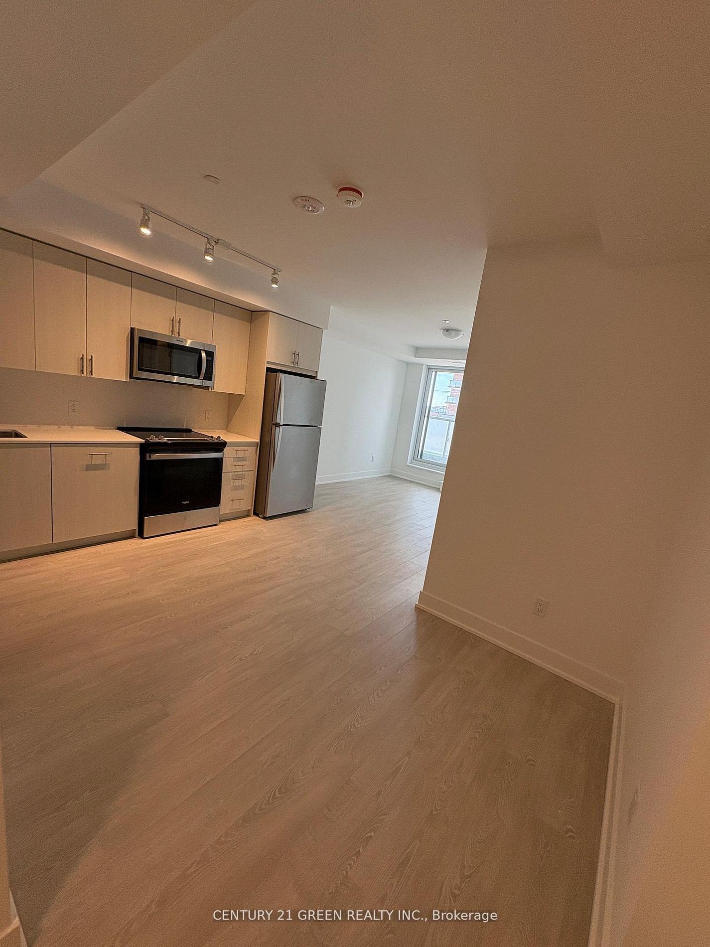 2545 Simcoe Street N 219