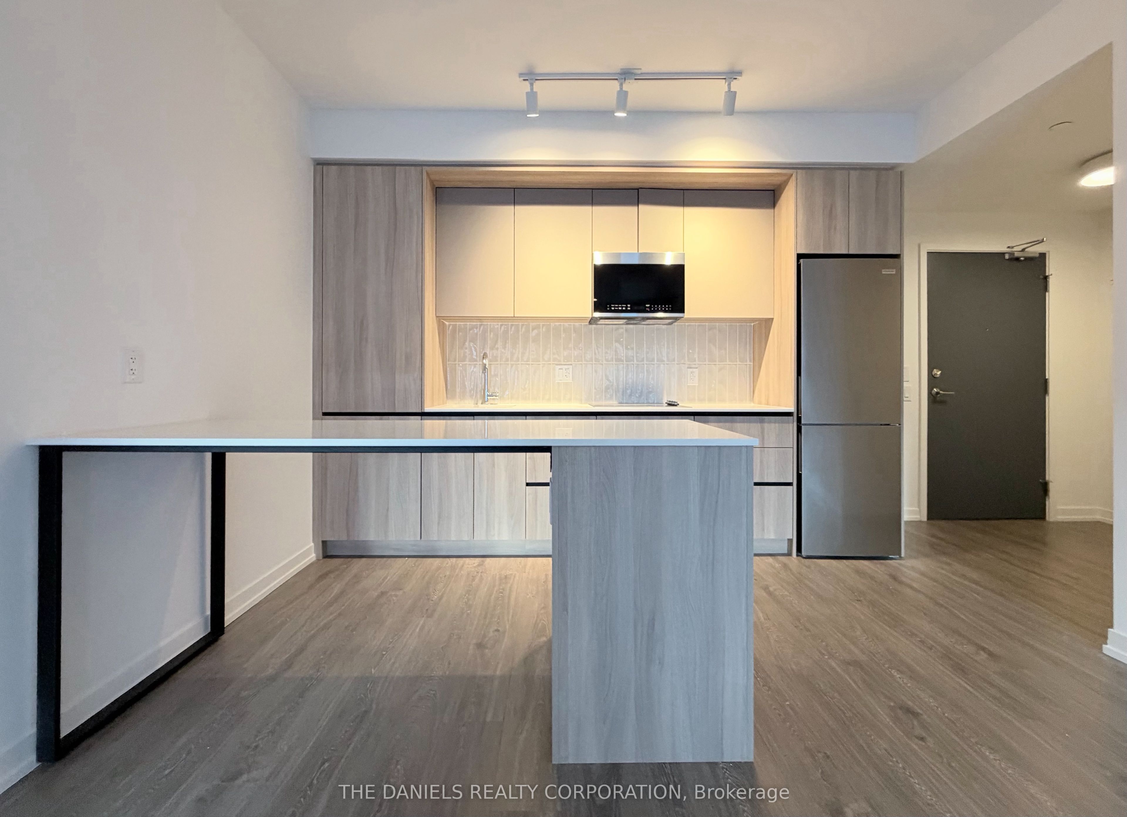2485 Eglinton Avenue W 311