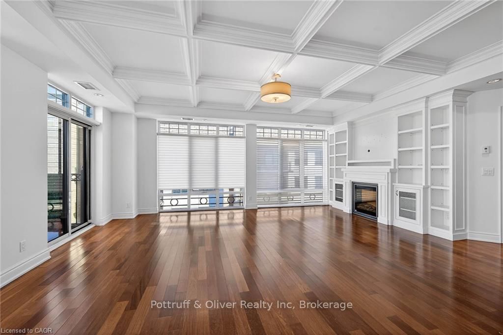 205 Lakeshore Road W 409