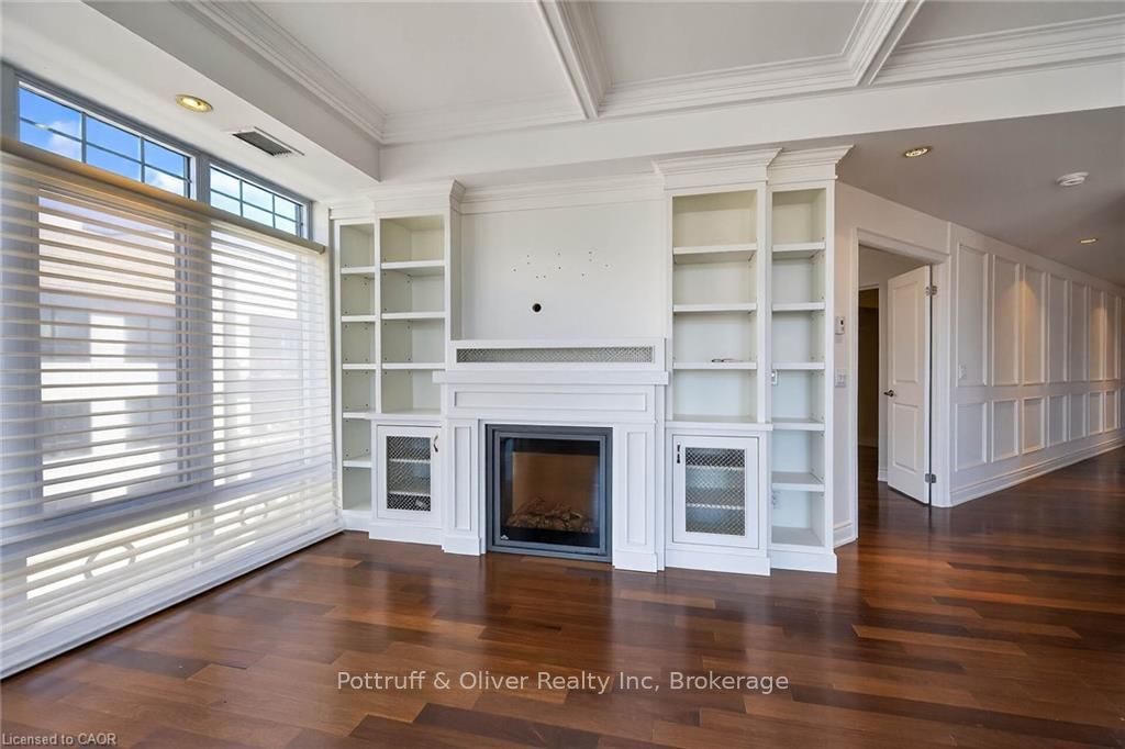 205 Lakeshore Road W 409