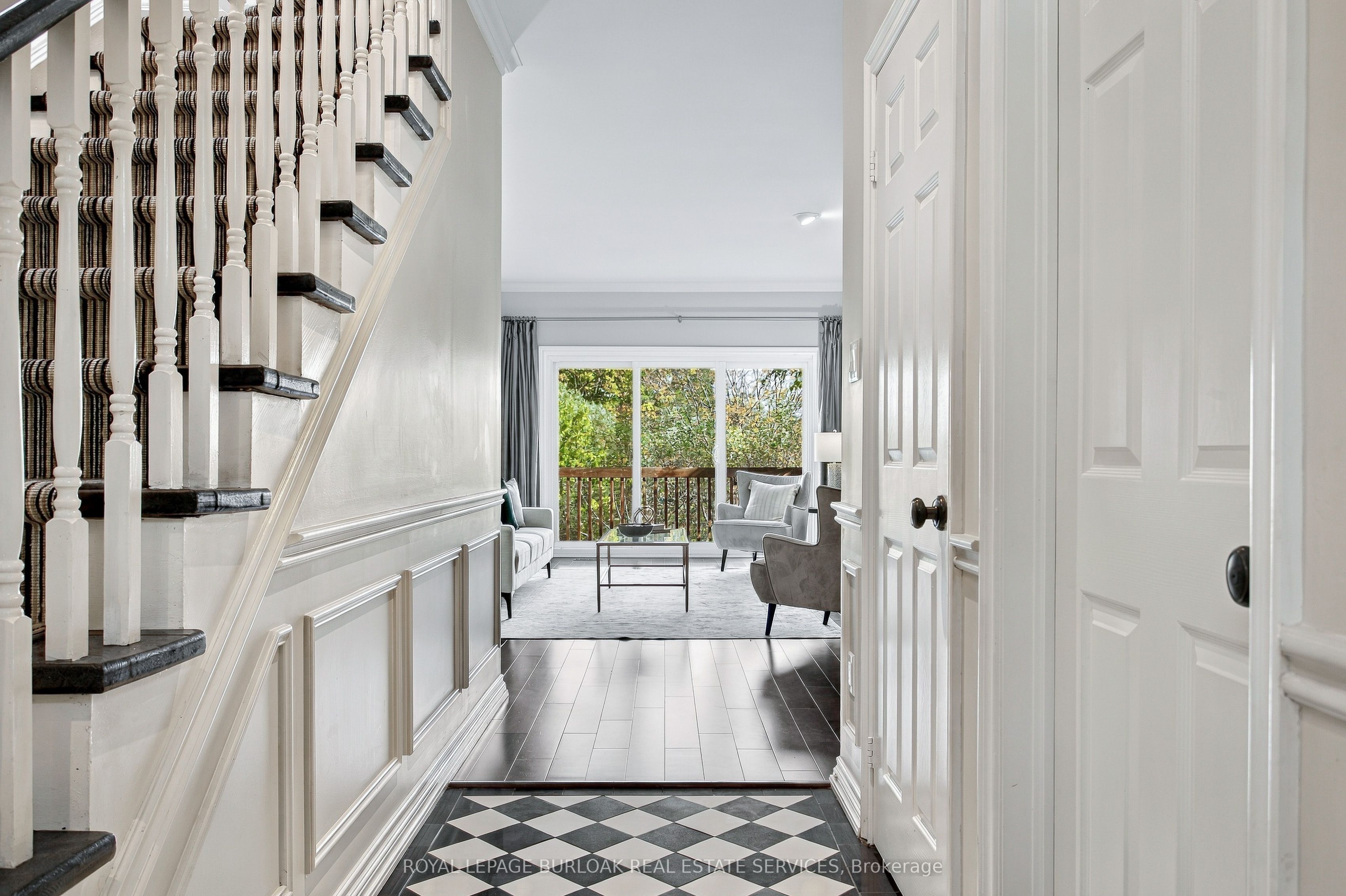 80 Fairwood Place W