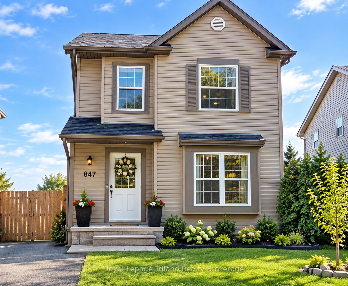 847 Hunters Gate Crescent