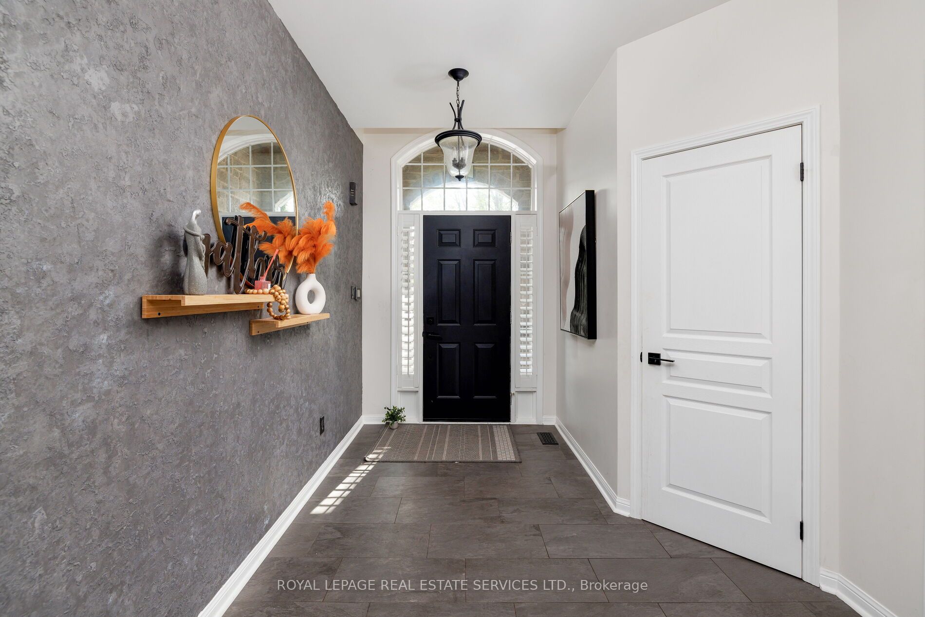 2202 Brookhaven Crescent