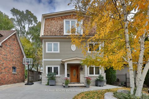 11 Woodford Park Road Toronto W07 ON M8Y 3E7