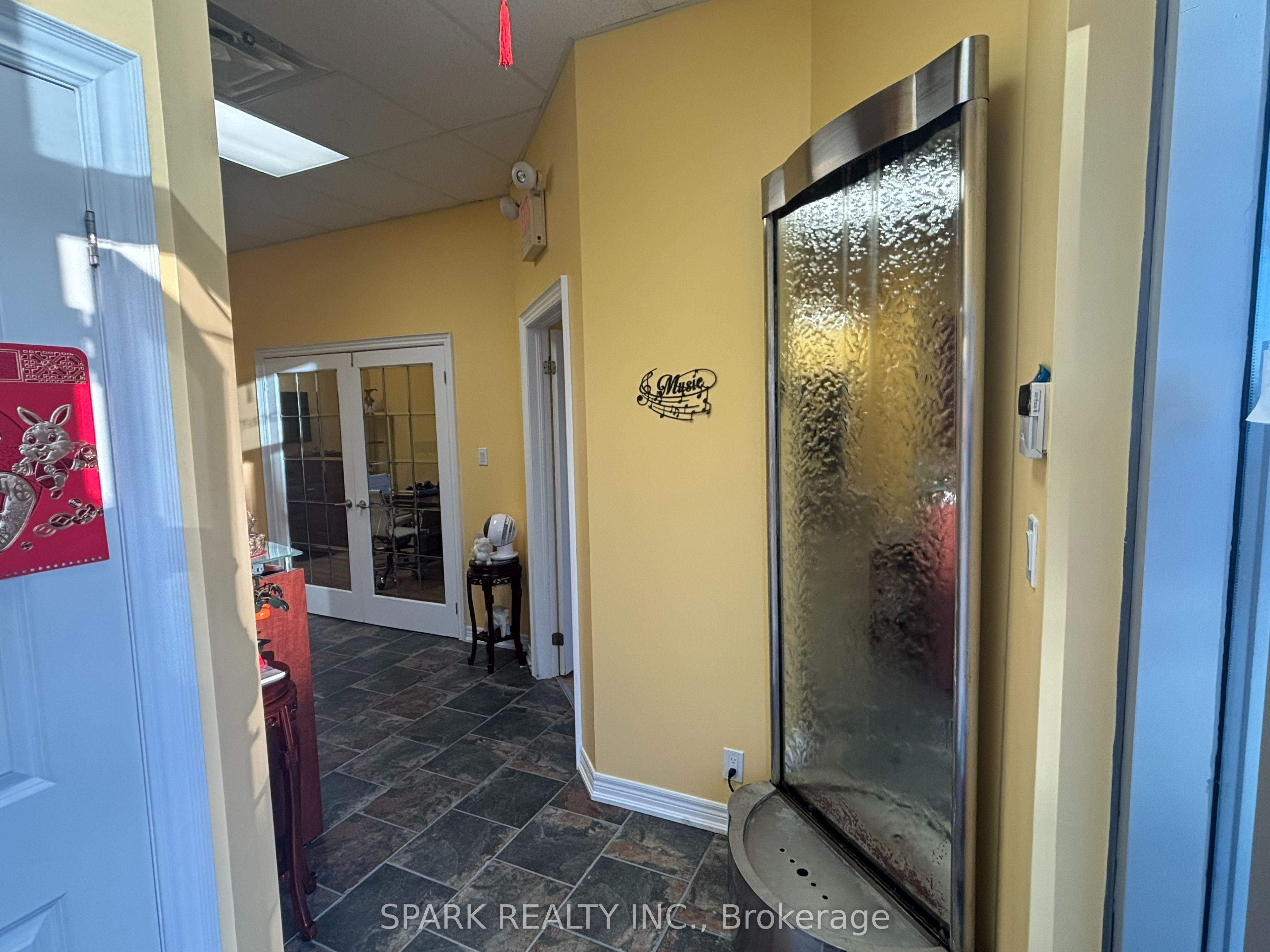 5006 South Service Road 6