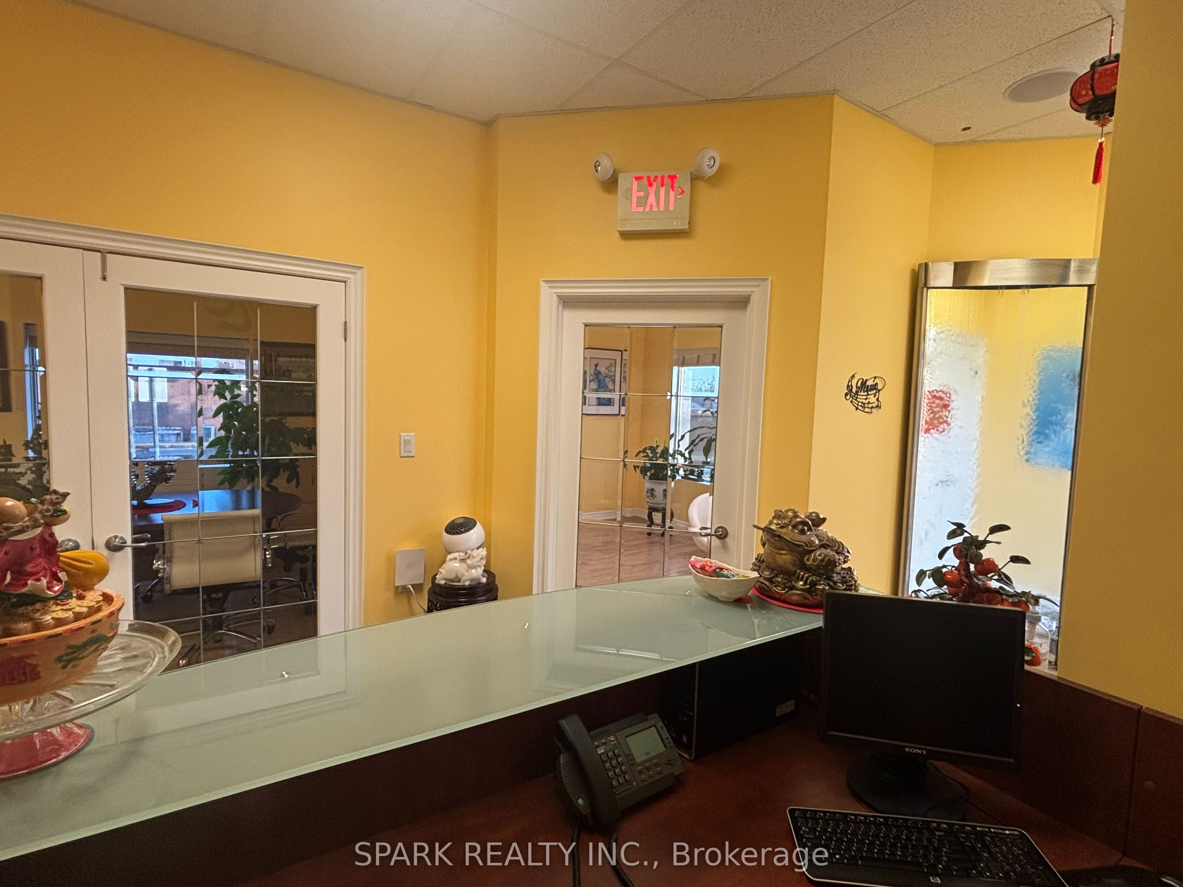 5006 South Service Road 6