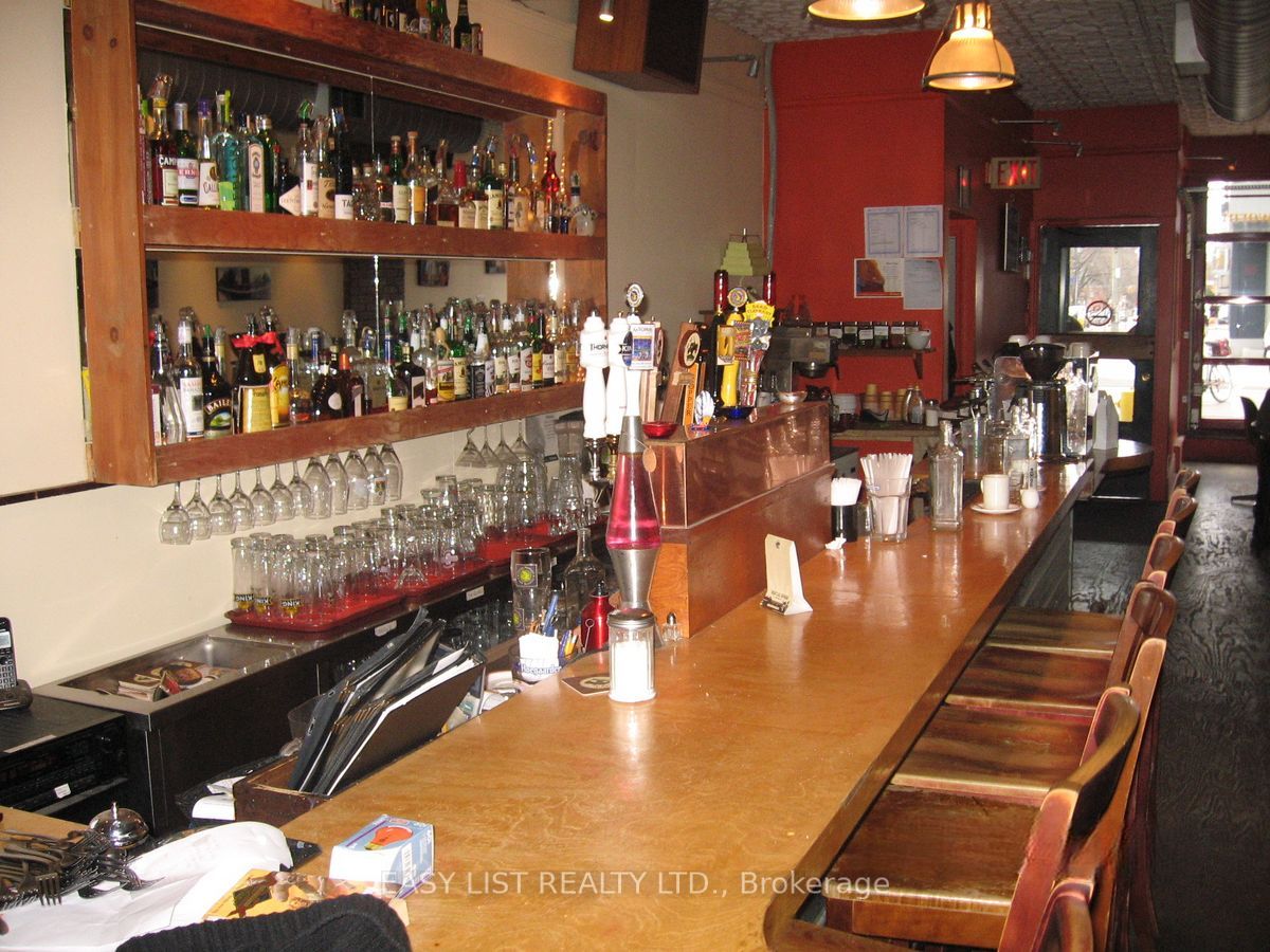 512 Queen Street W