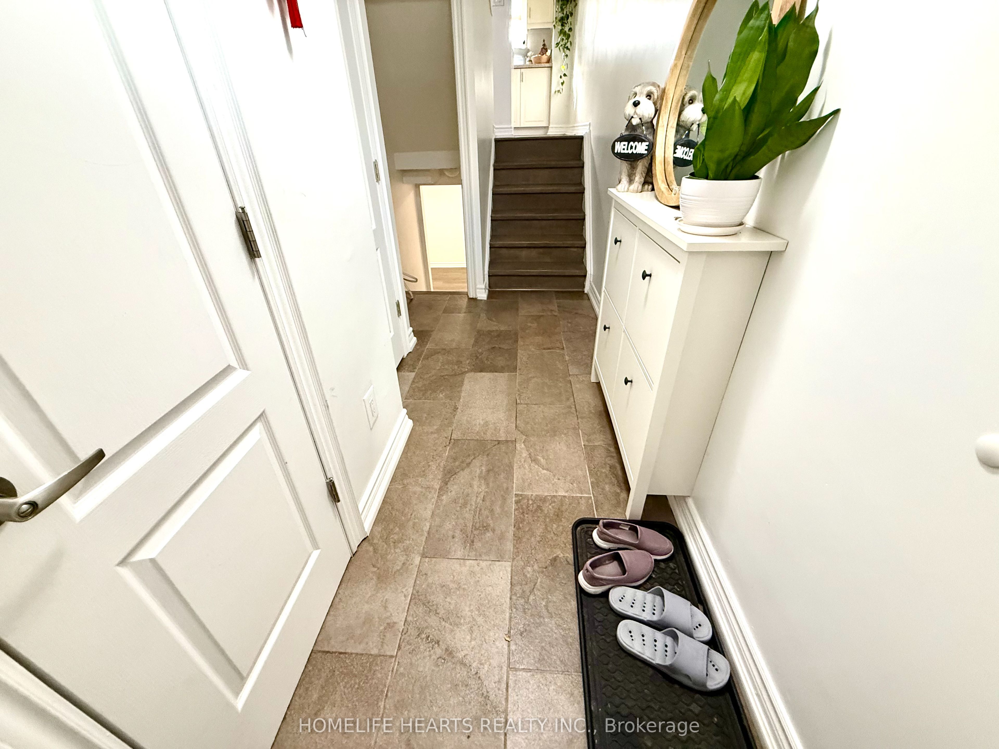 235 Bronte Street S 30