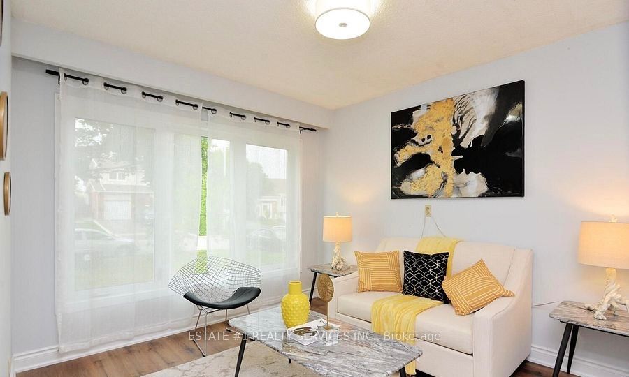 33 Camberley Crescent