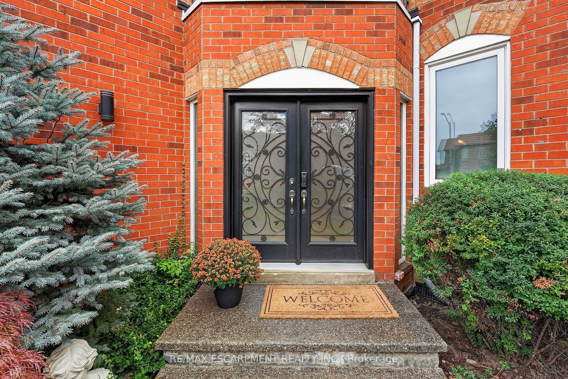 110 Cove Crescent