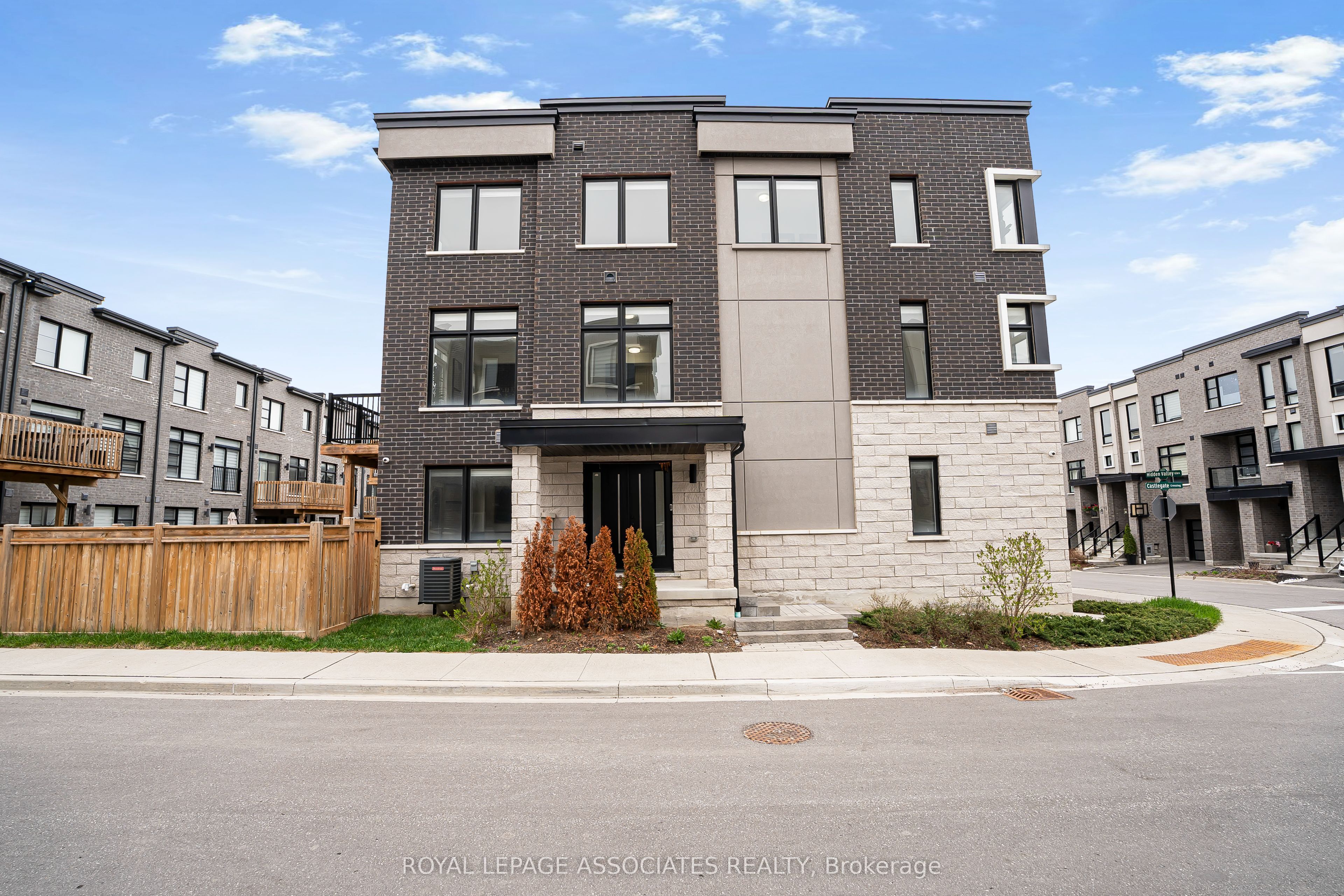 1662 Hidden Valley Glen