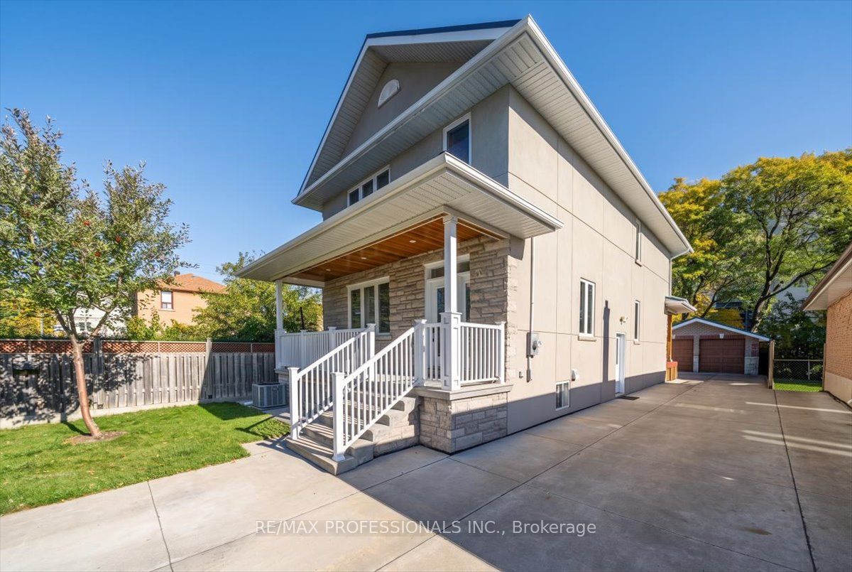 3 Gair Drive