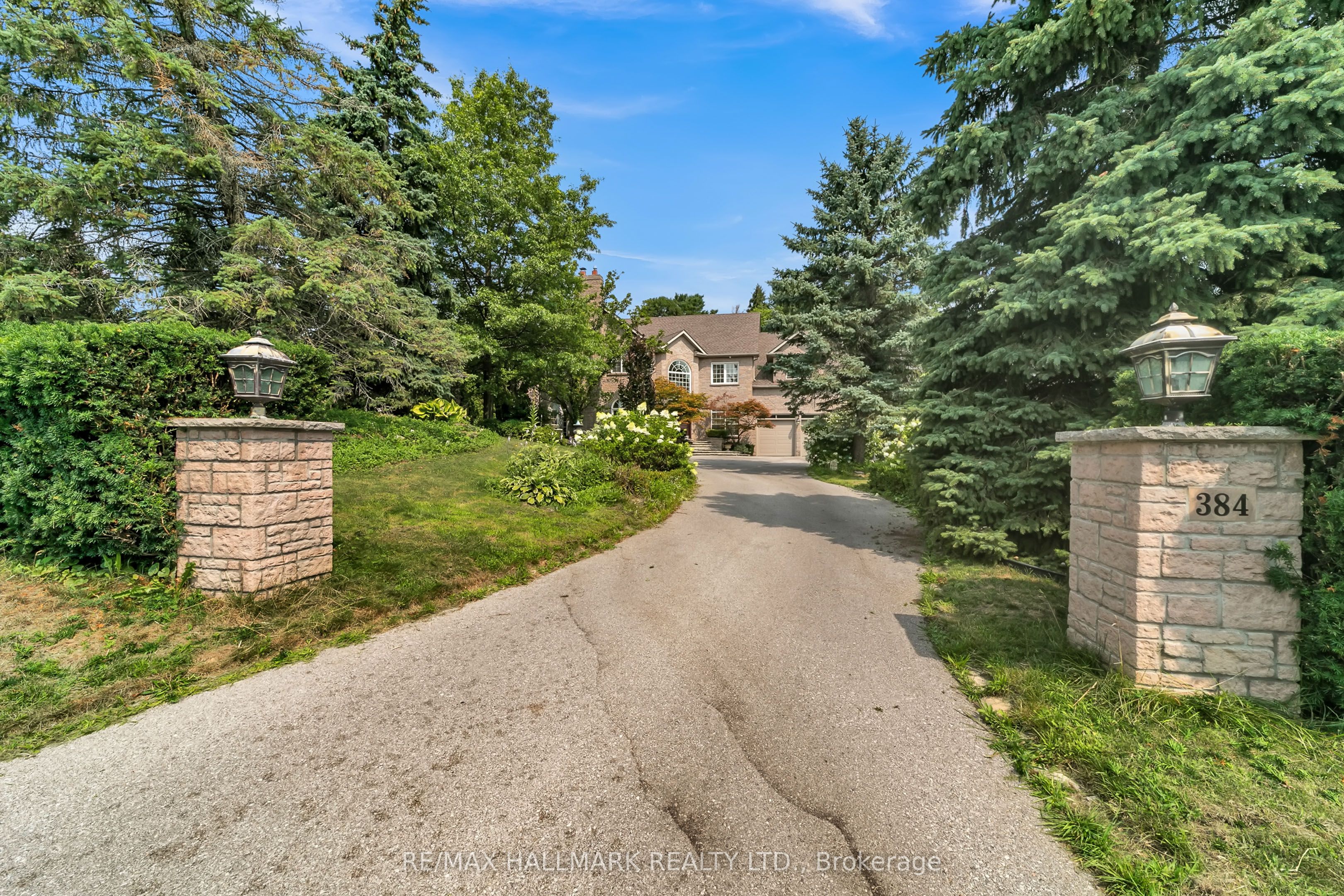 384 Kennedy Street W