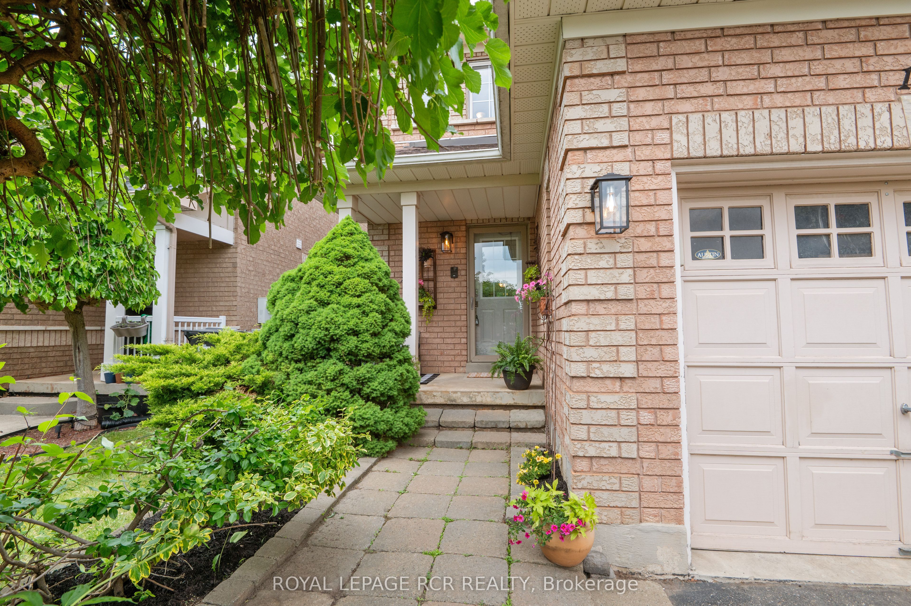 13 Twin Pines Crescent