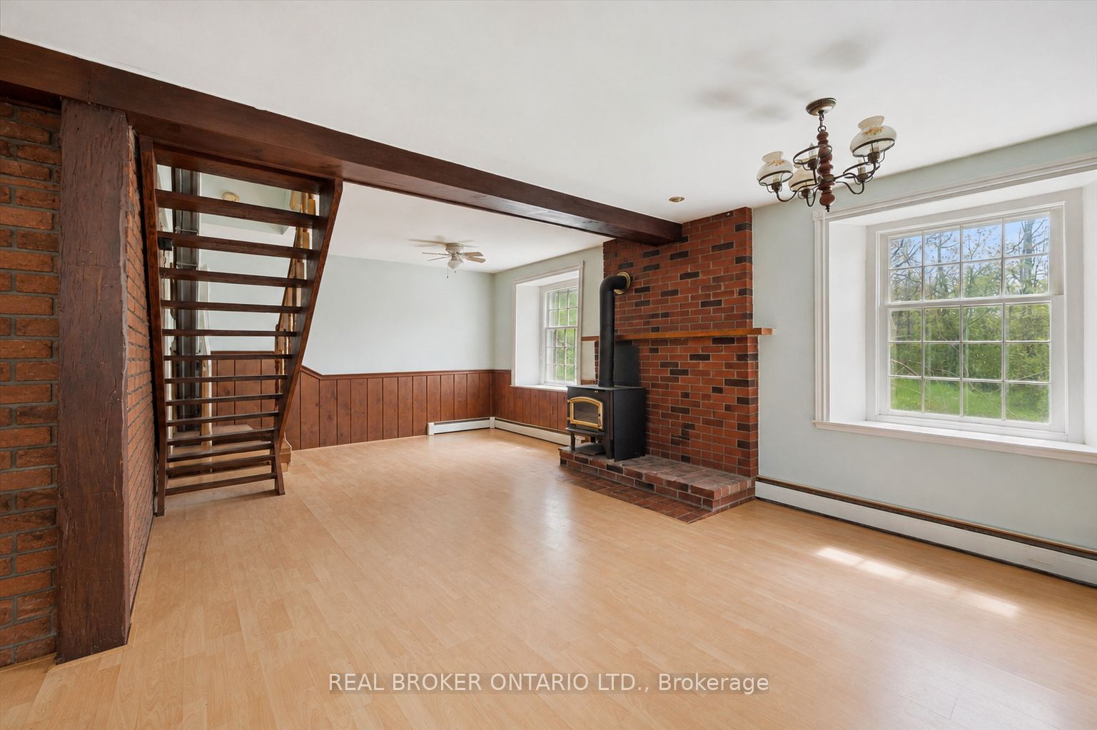 36 Elgin Street E