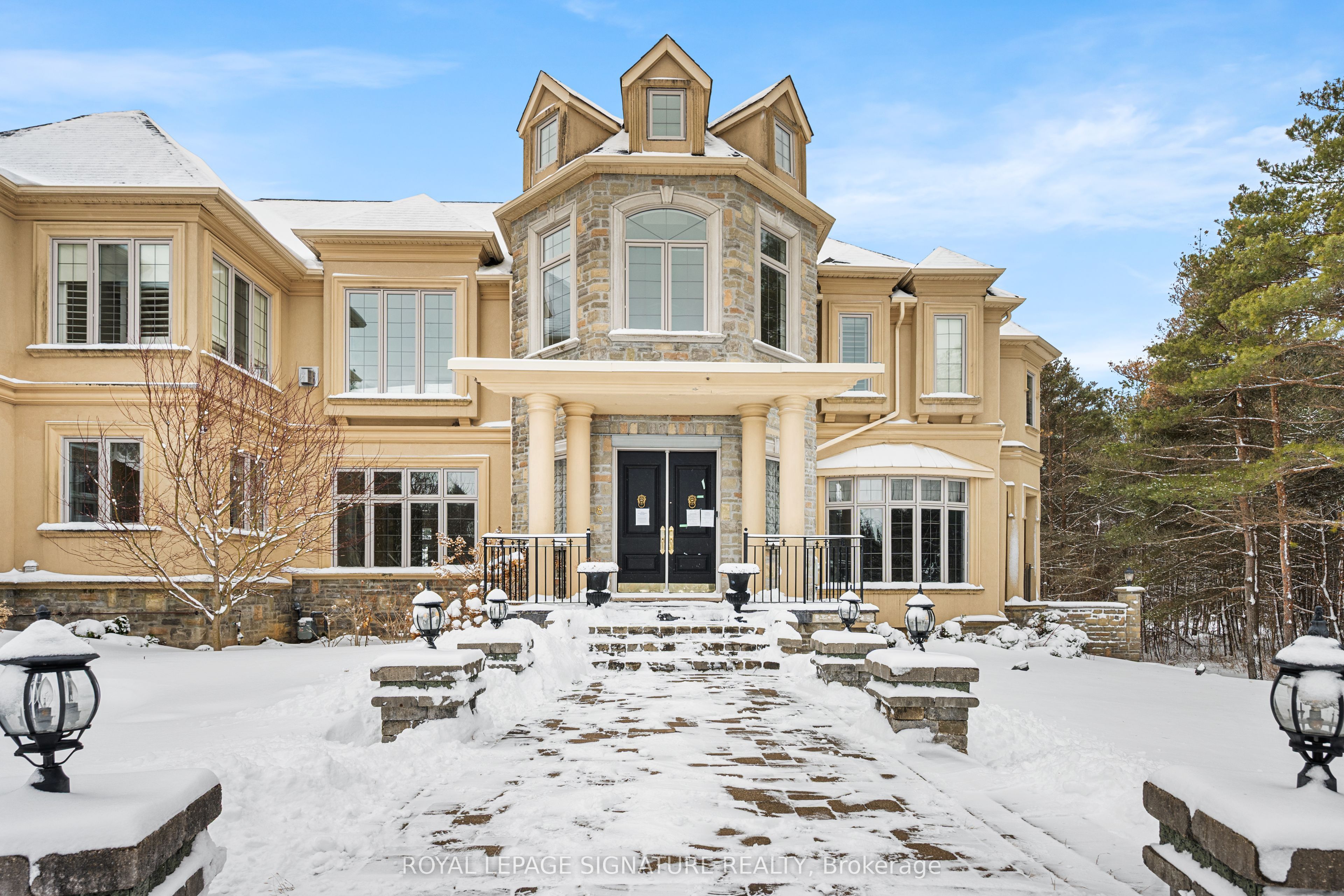 8 Elia Drive