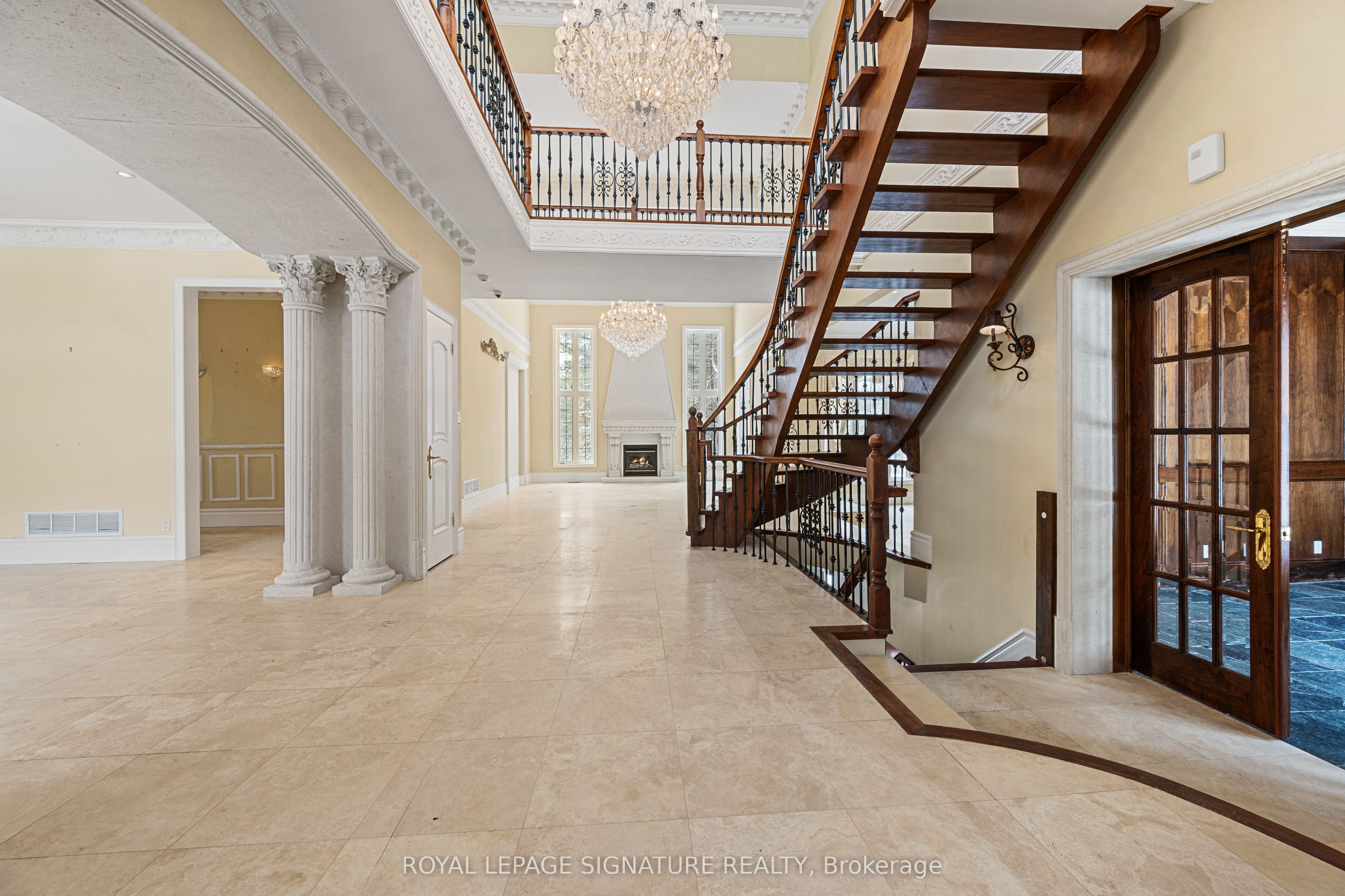 8 Elia Drive