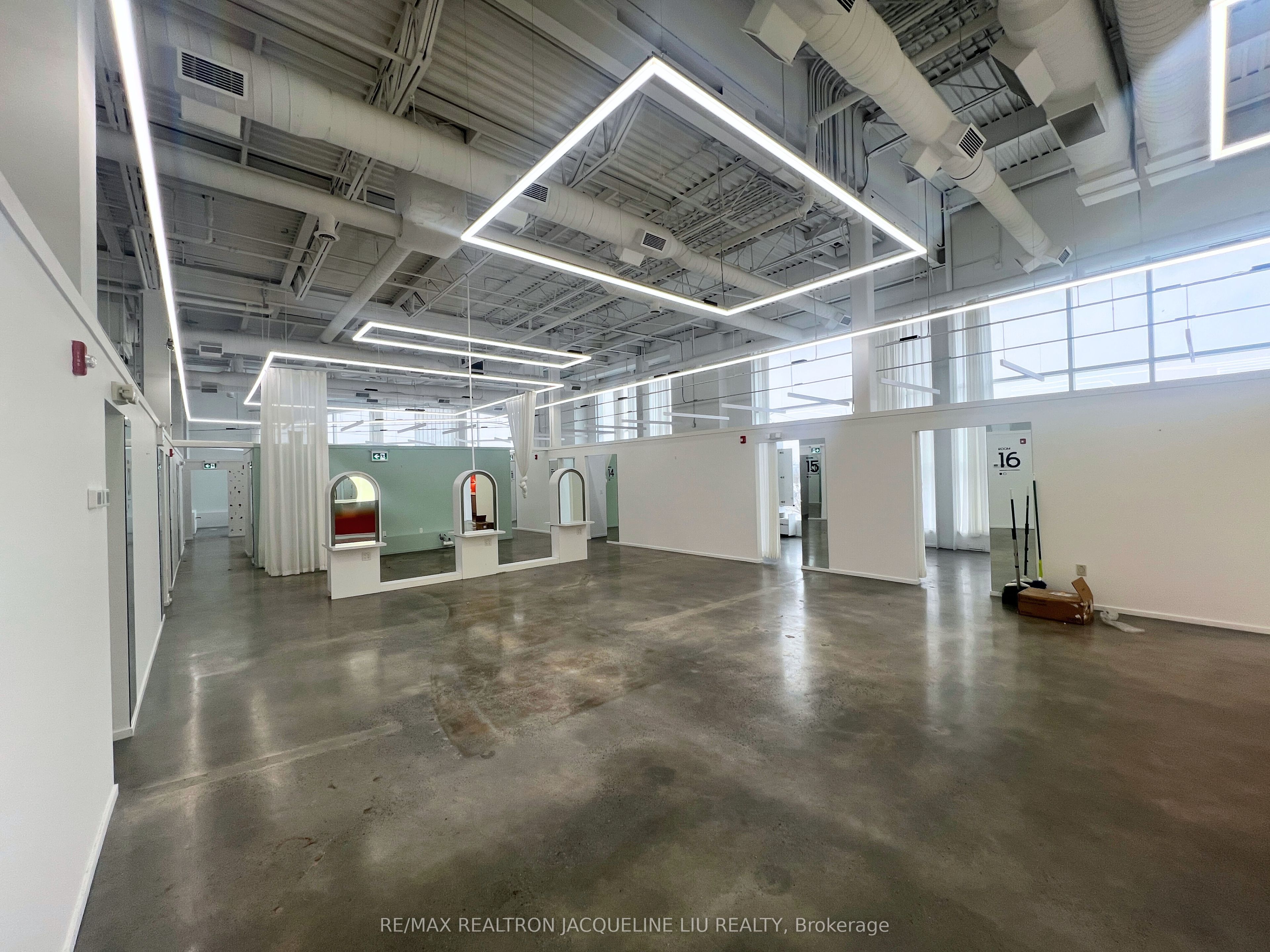 8339 Kennedy Road 2800-06