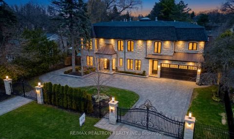 27 Laureleaf Road Markham ON L3T 2X4