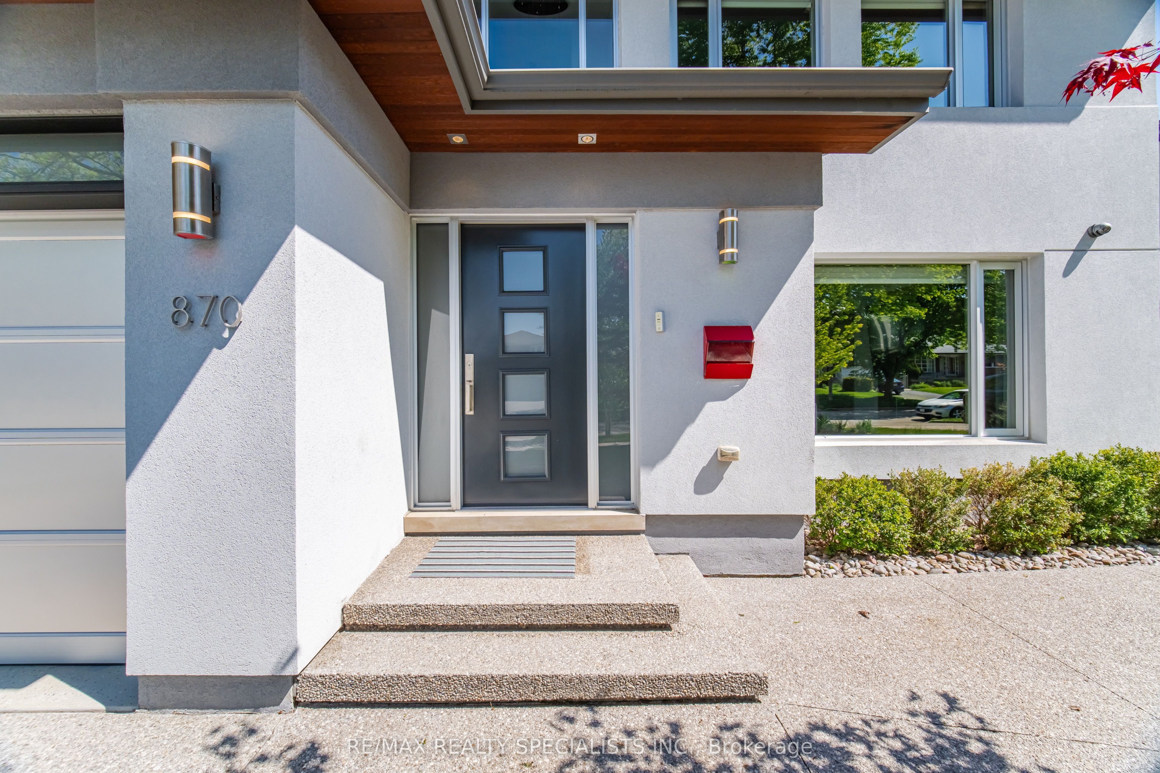 870 Hollowtree Crescent