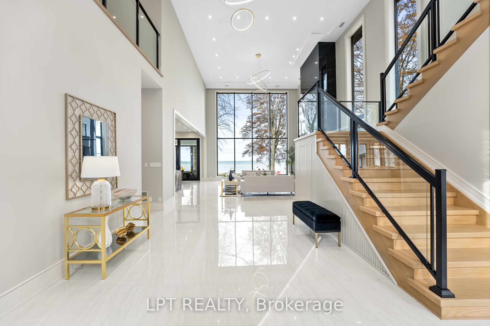 98 Mcrae Beach Road S