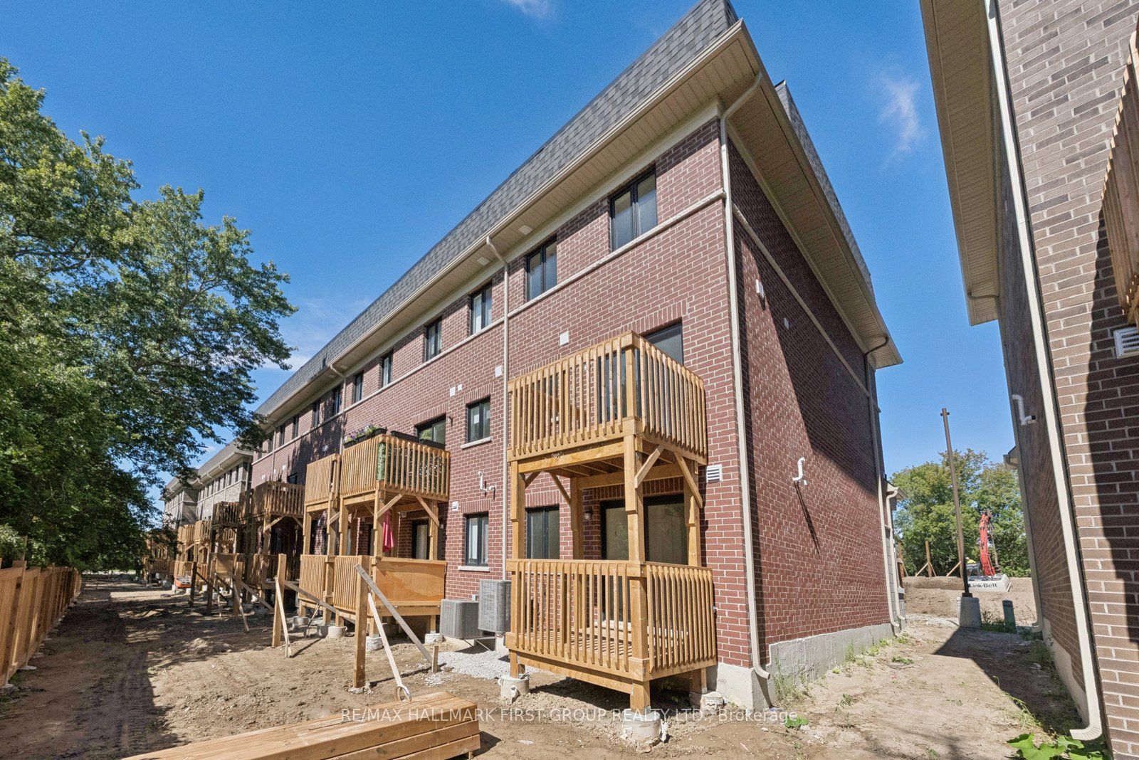 55 Marret Lane
