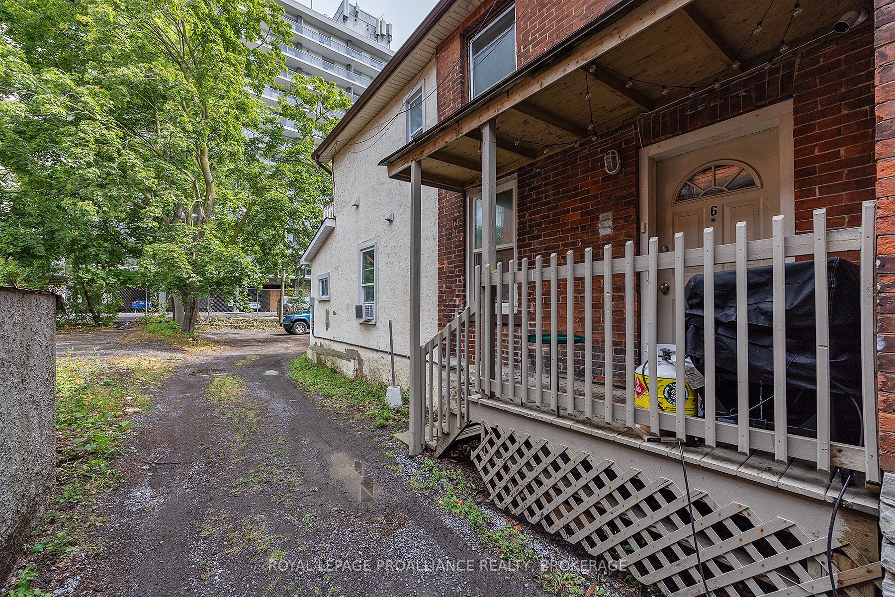 325 Johnson Street