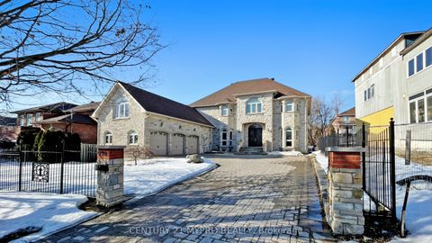 128 Garden Avenue Richmond Hill ON L4C 6M1
