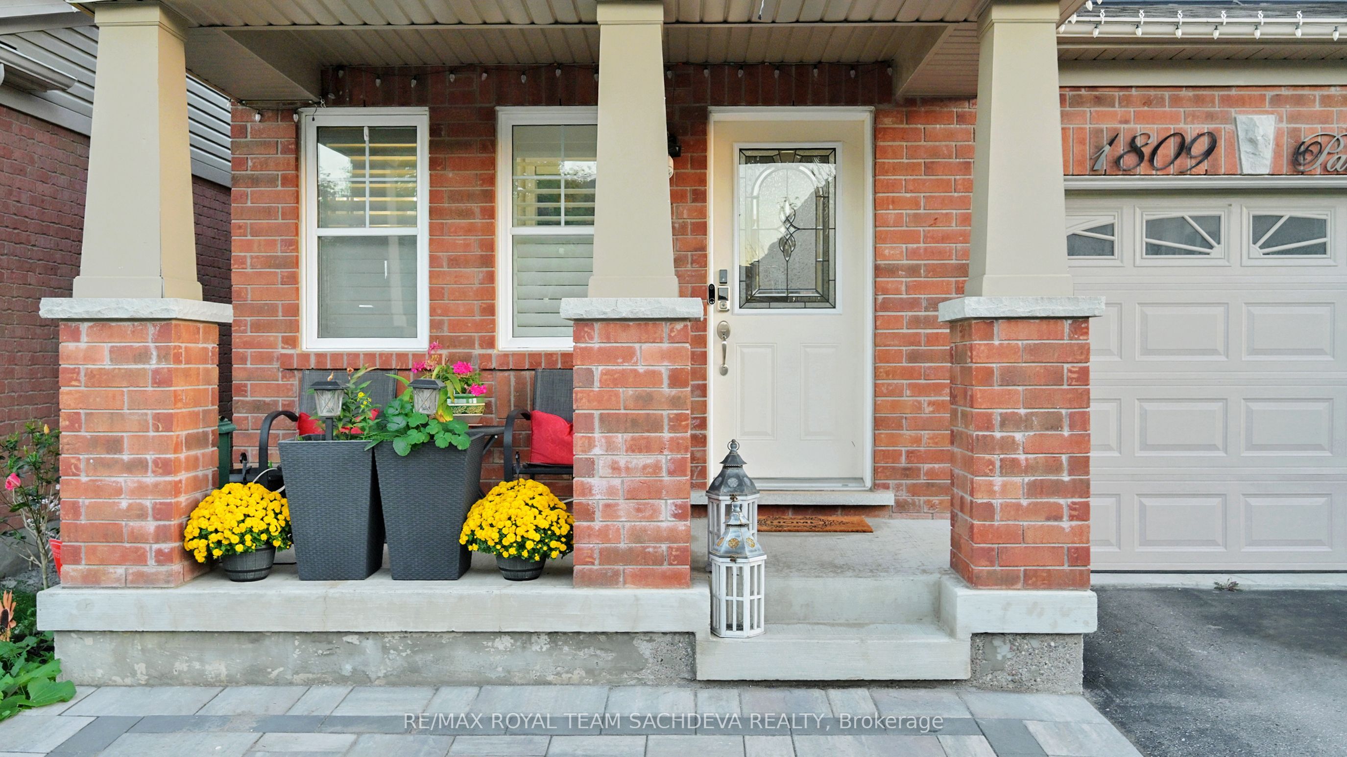 1809 Parkhurst Crescent