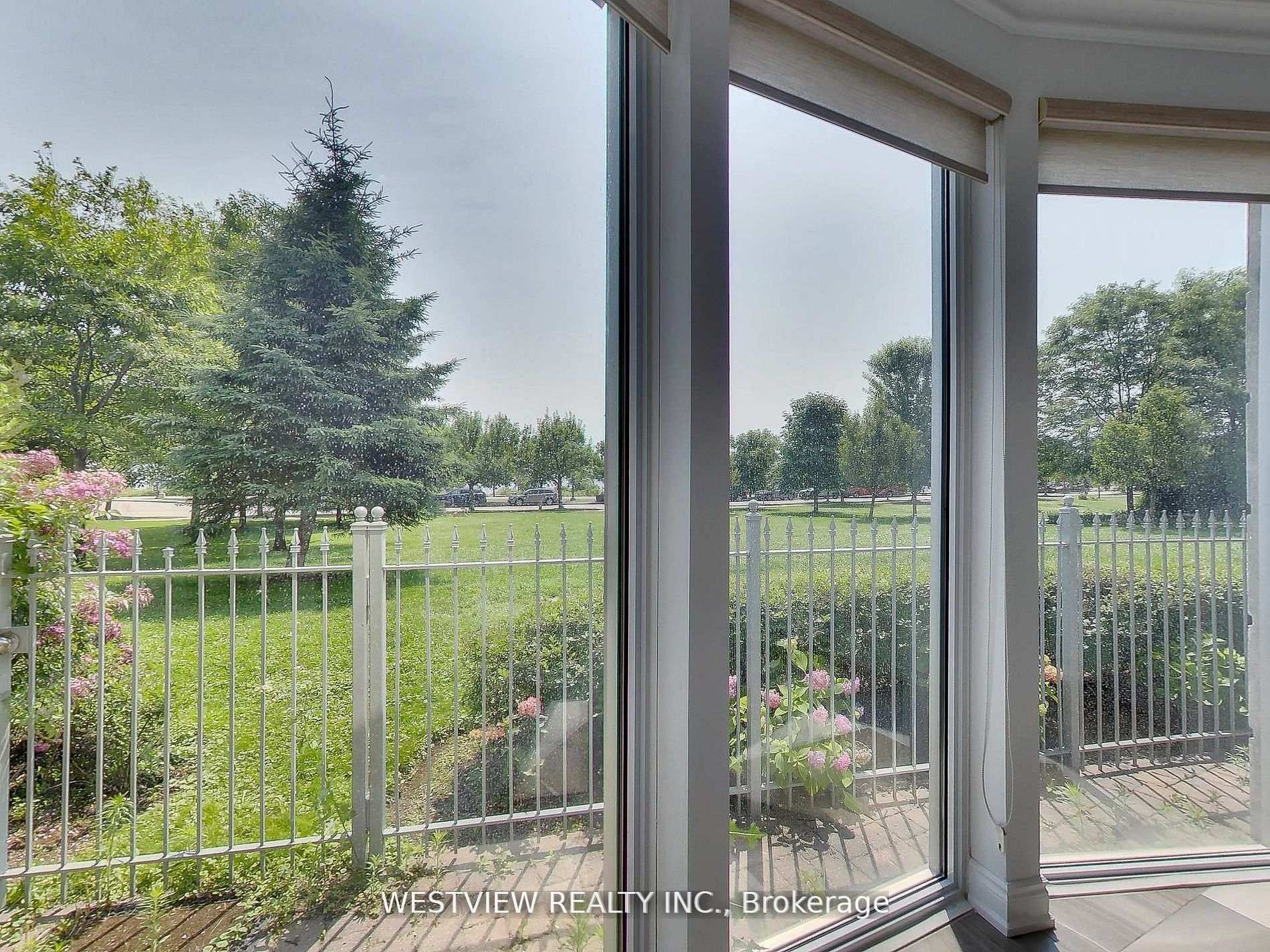 2111 Lake Shore Boulevard W 116