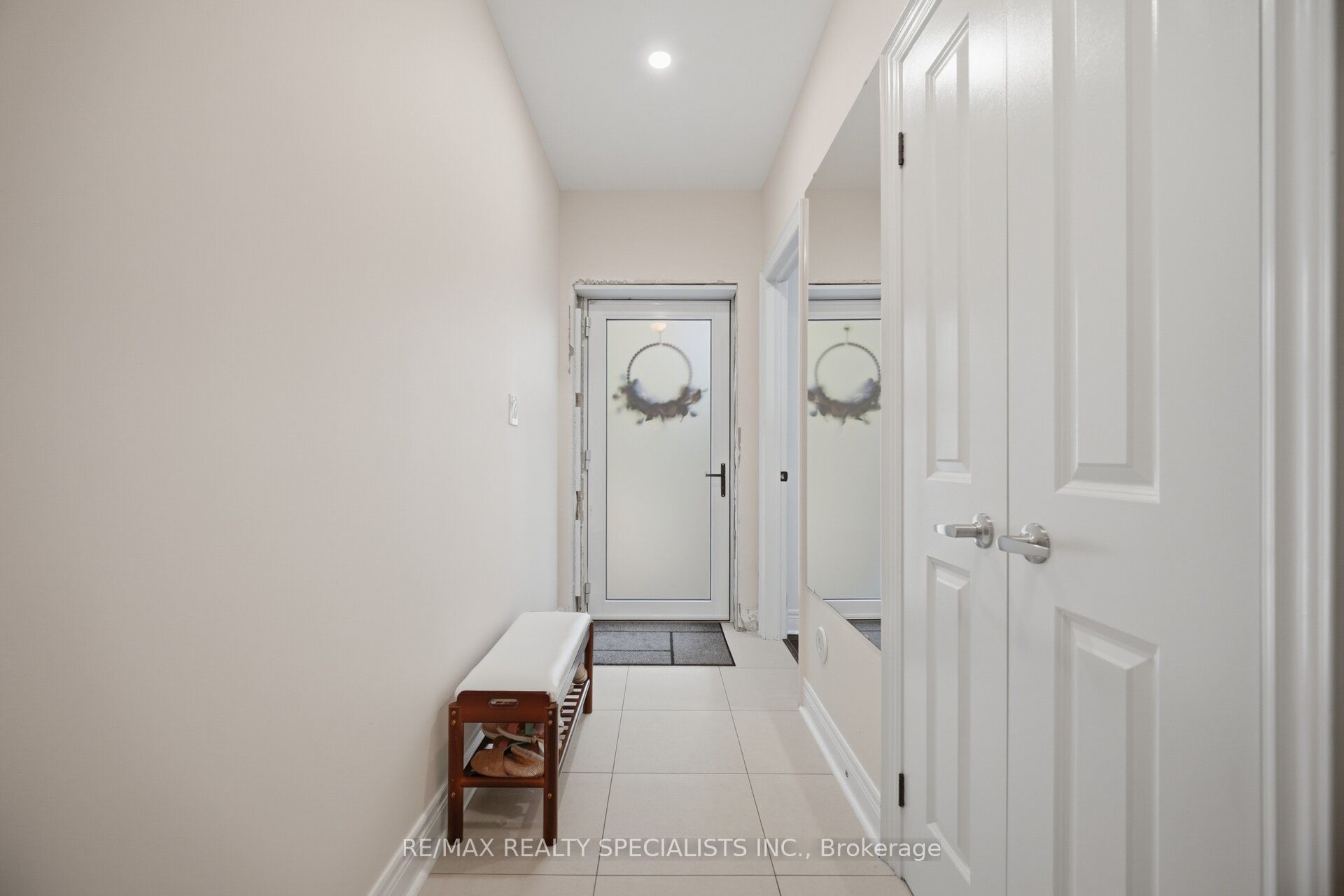 1812 Burnhamthorpe Road E 112