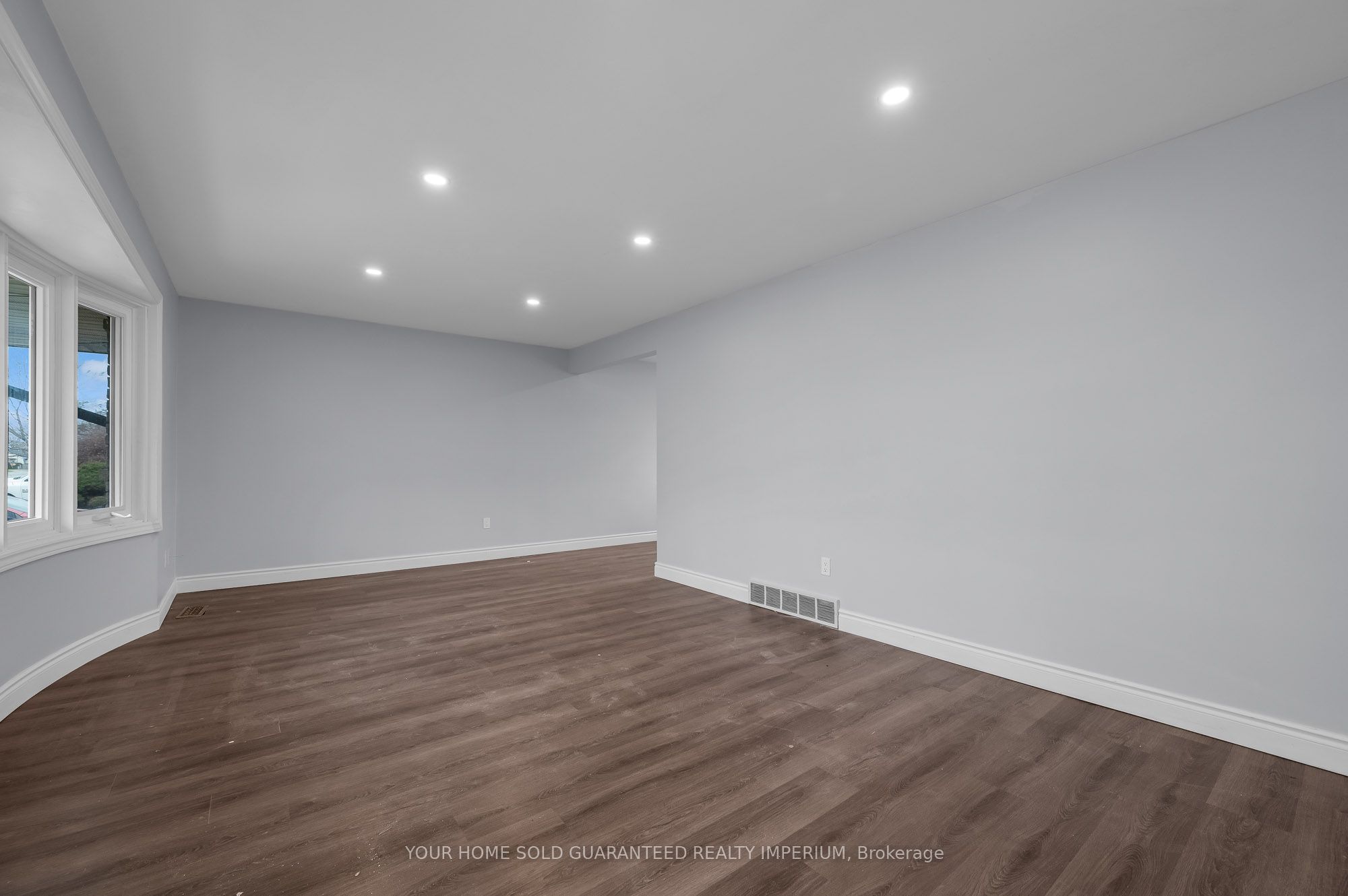 116 Collier Road S