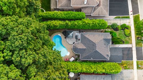 78 Charing Crescent Aurora ON L4G 6P5