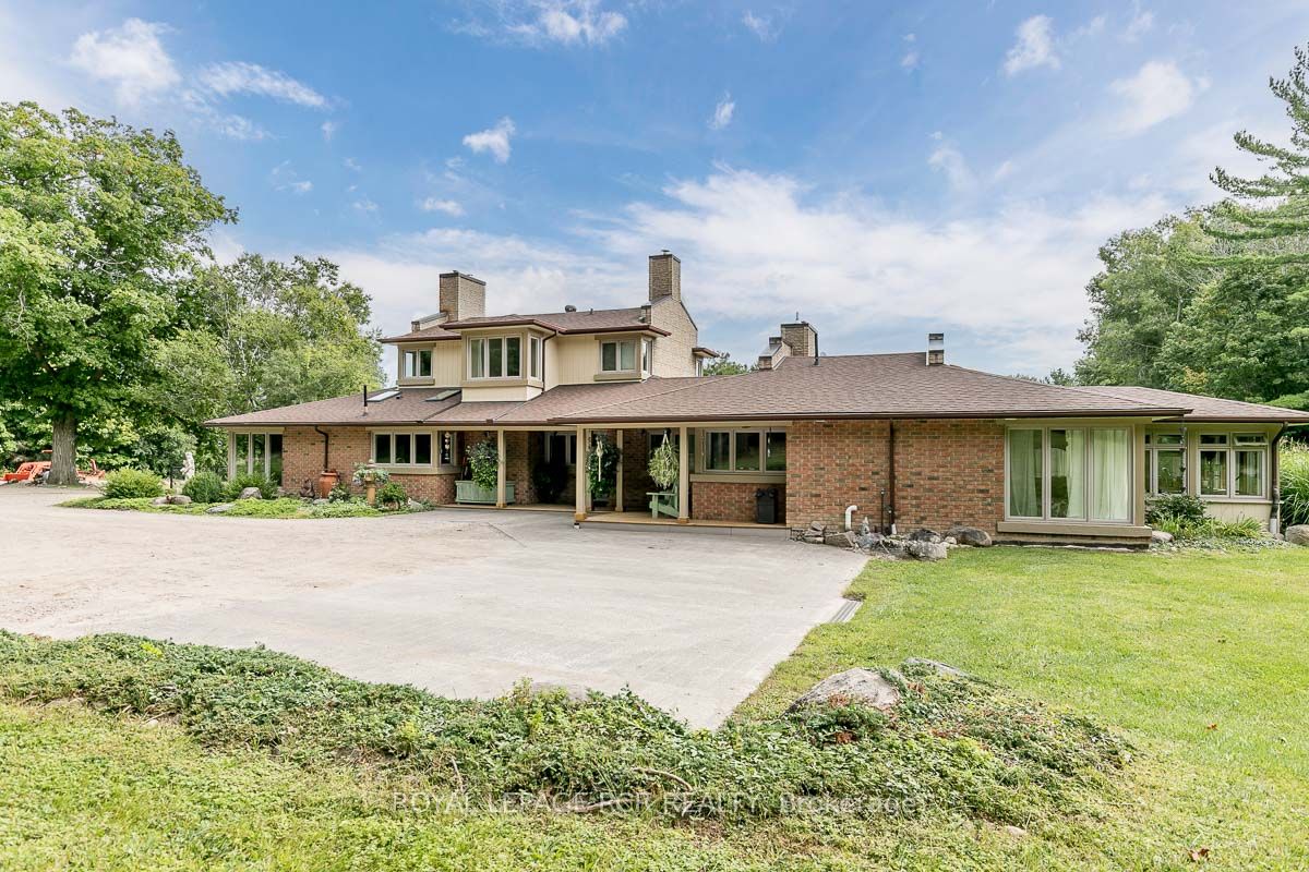 16365 Bathurst Street