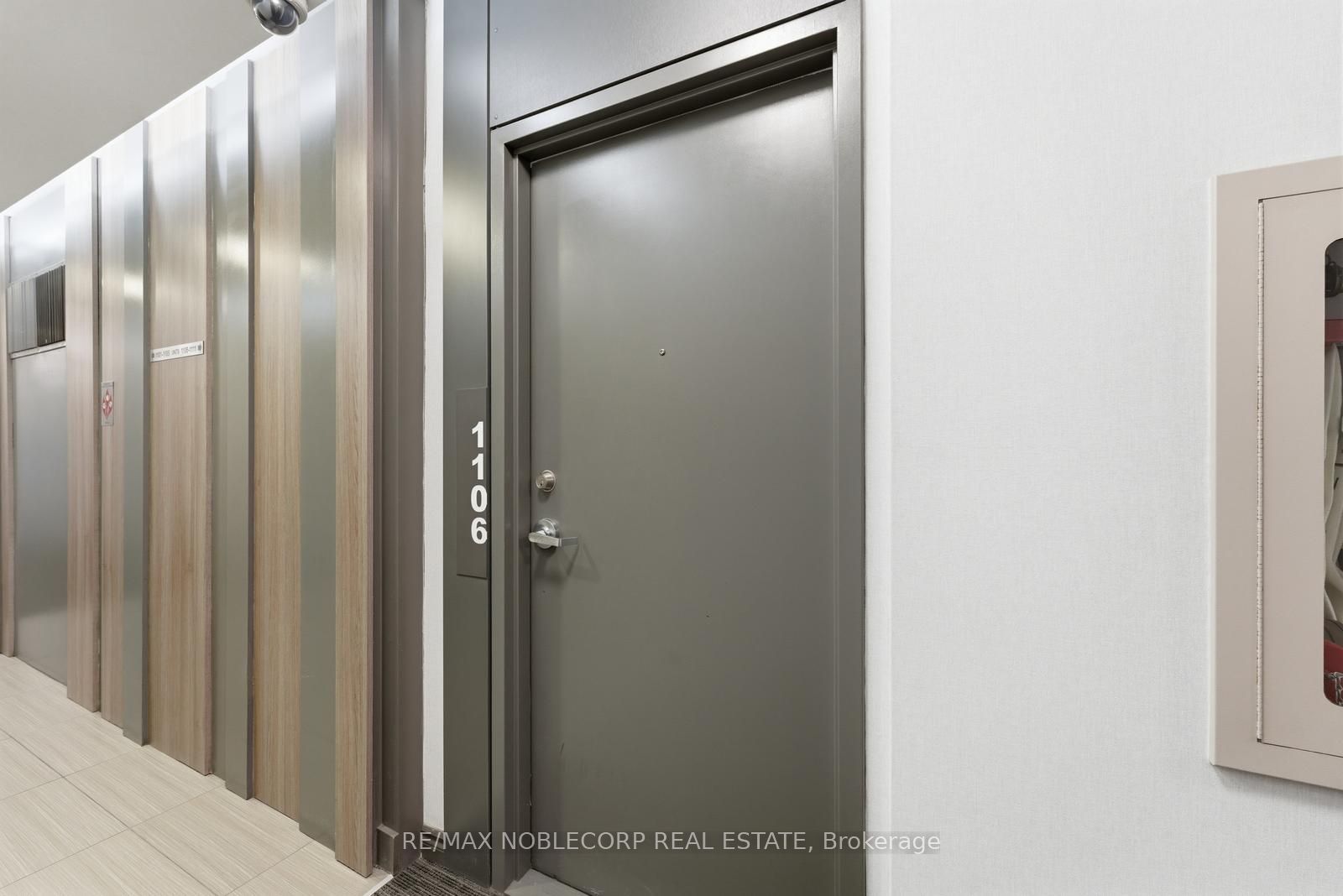 15 Bruyeres Mews 1106